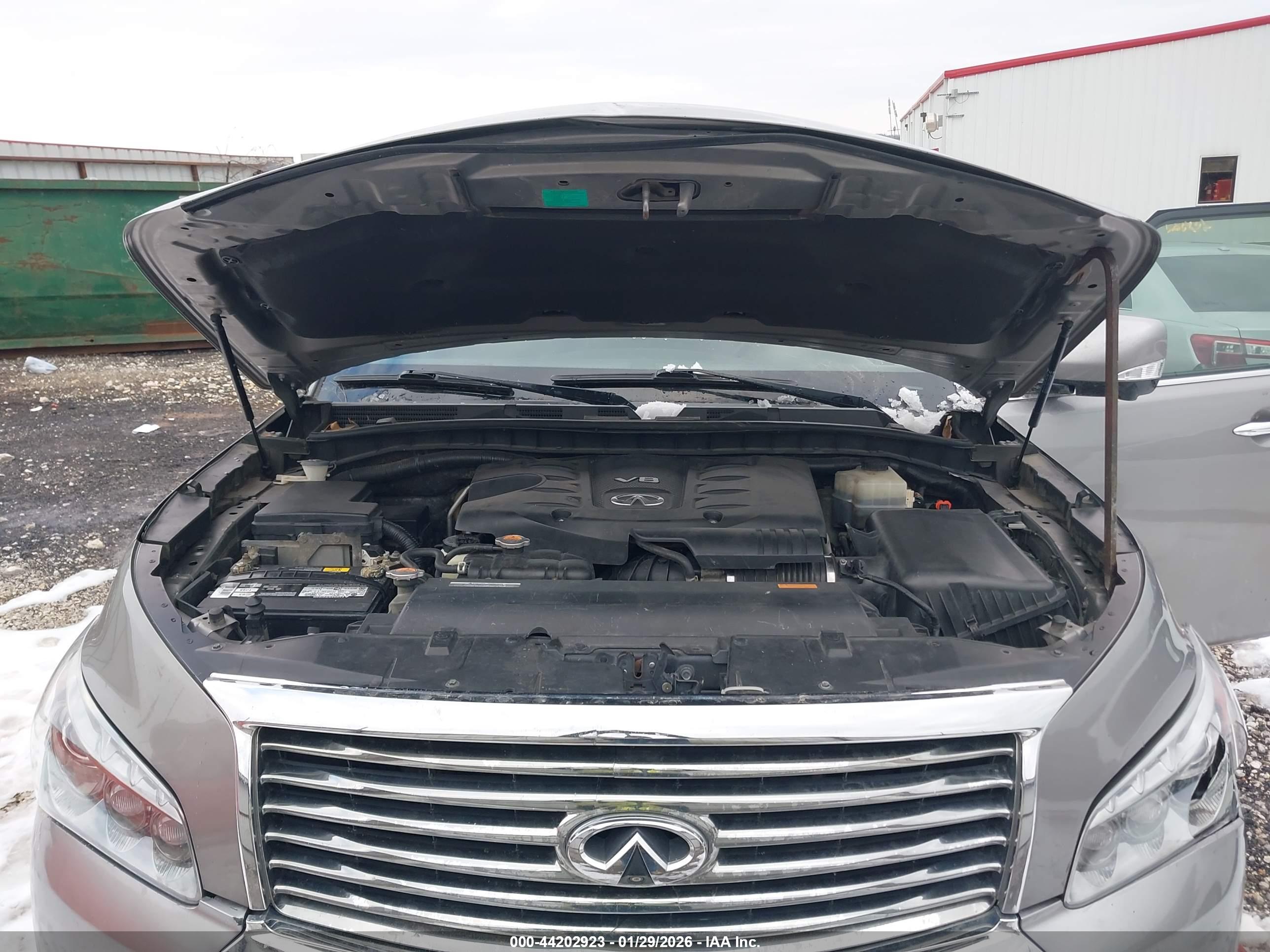 INFINITI QX56 image 10