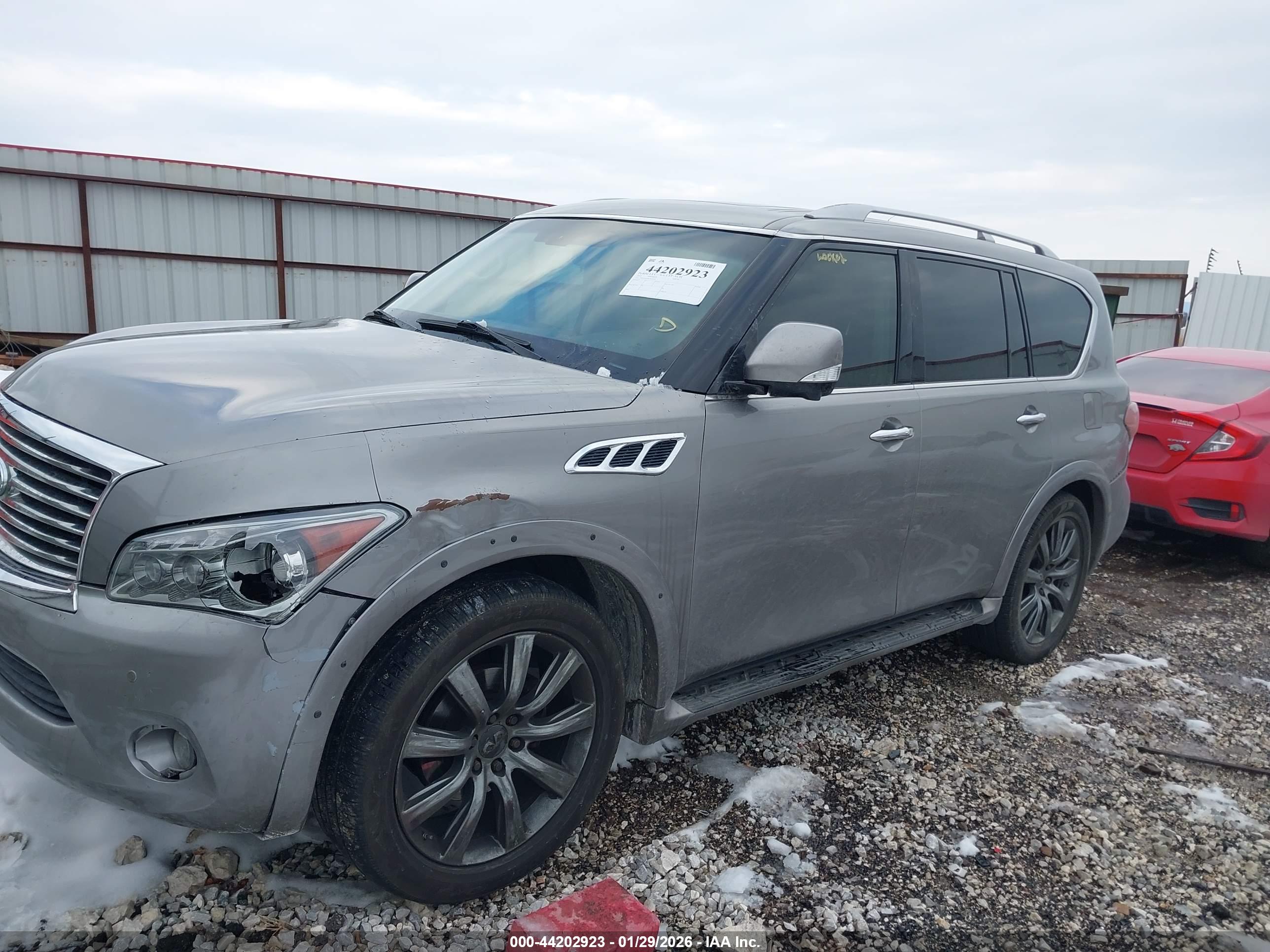 INFINITI QX56 image 6