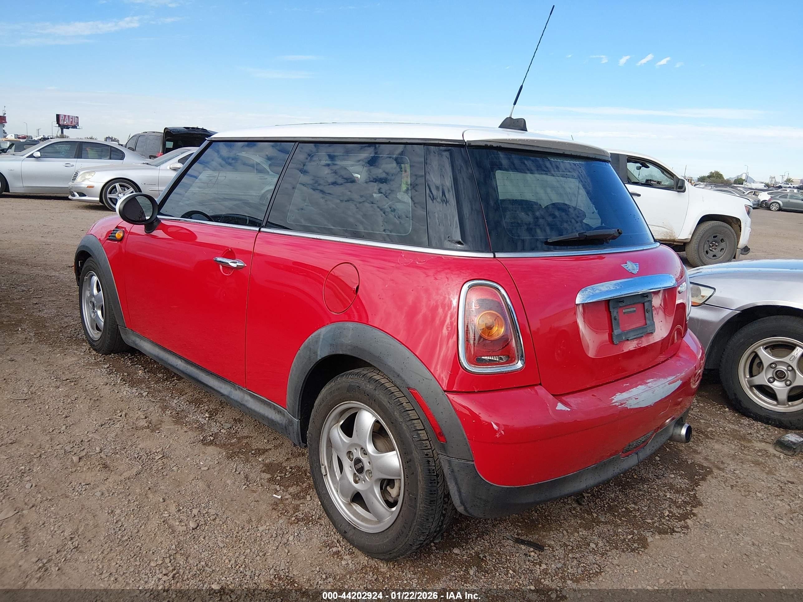 MINI COOPER image 3