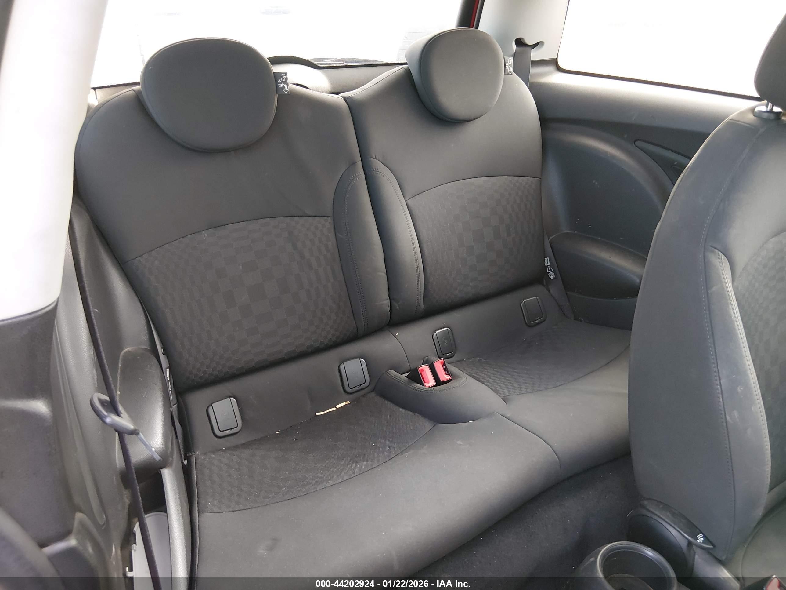 MINI COOPER image 8