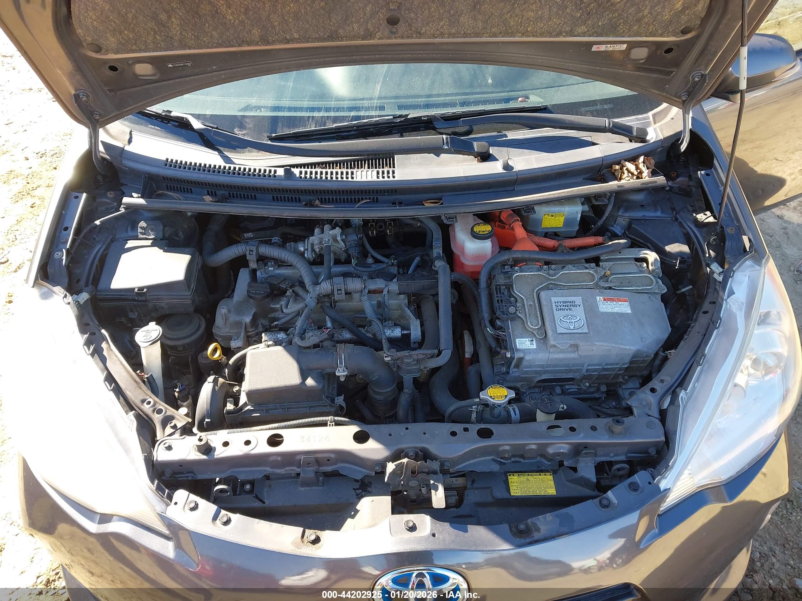 TOYOTA PRIUS image 10