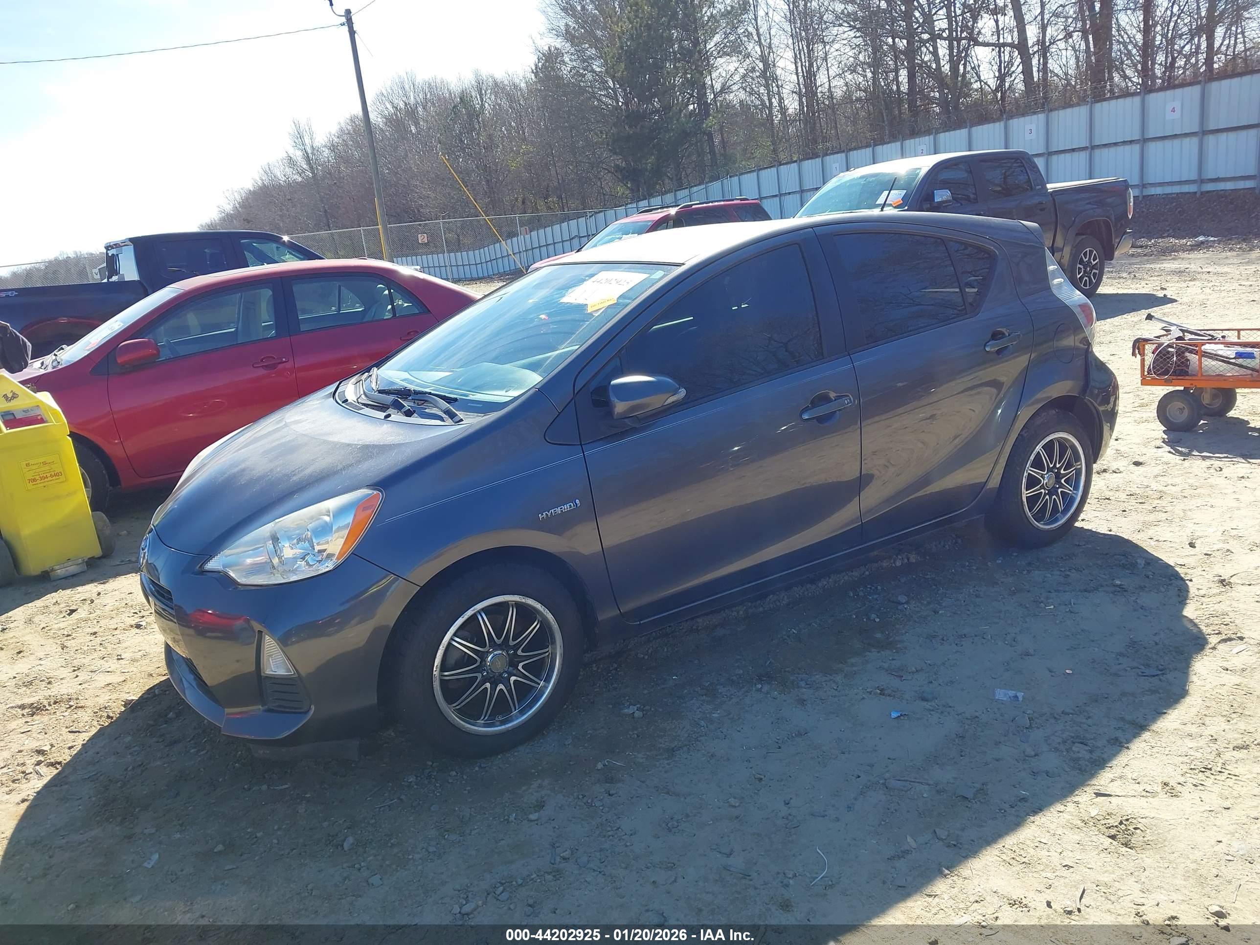 TOYOTA PRIUS image 2