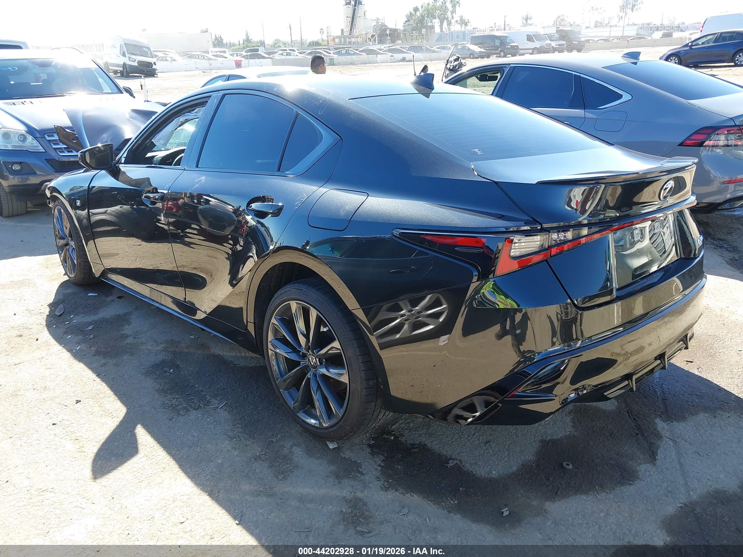 LEXUS IS image 3