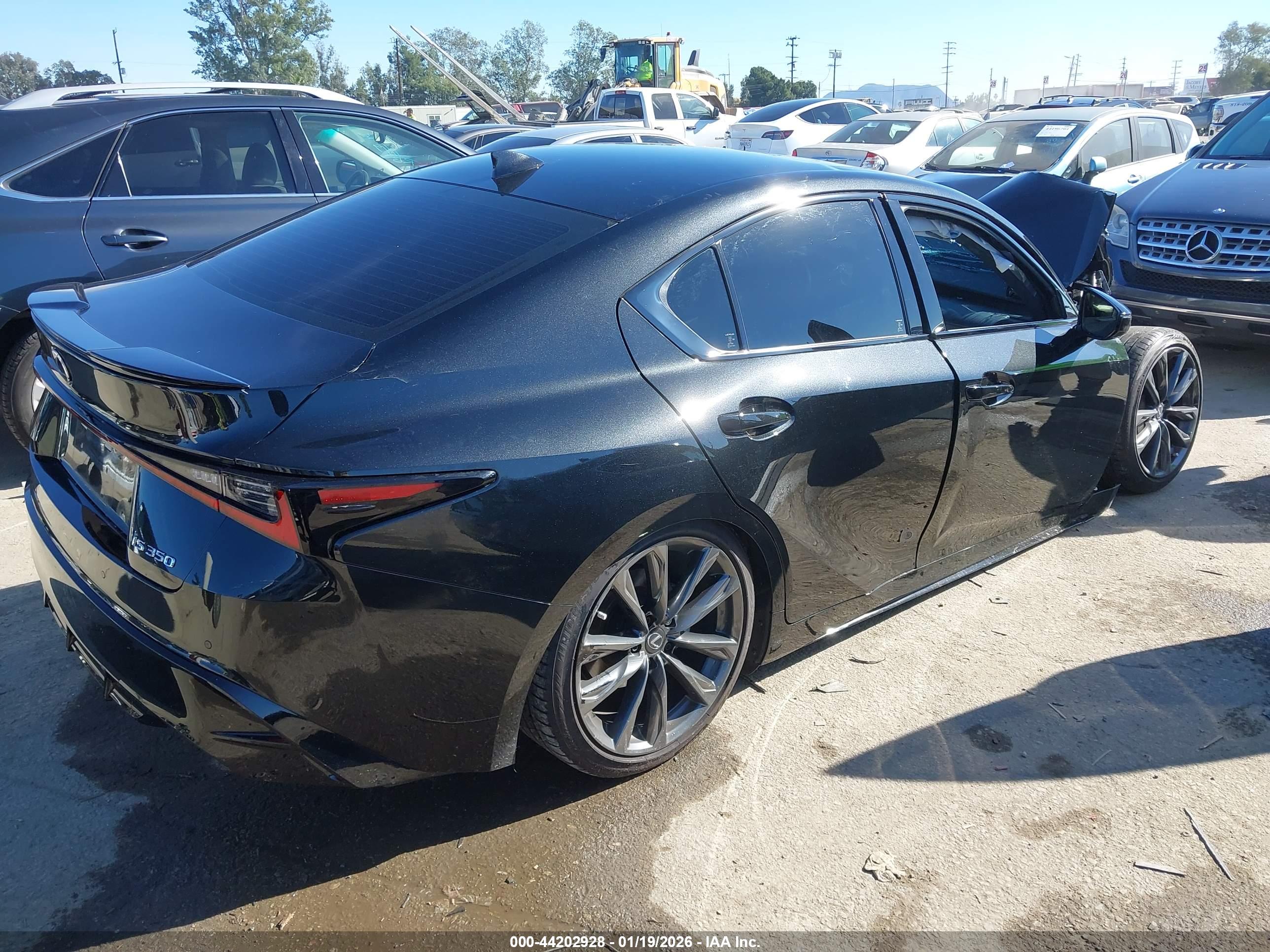 LEXUS IS image 4