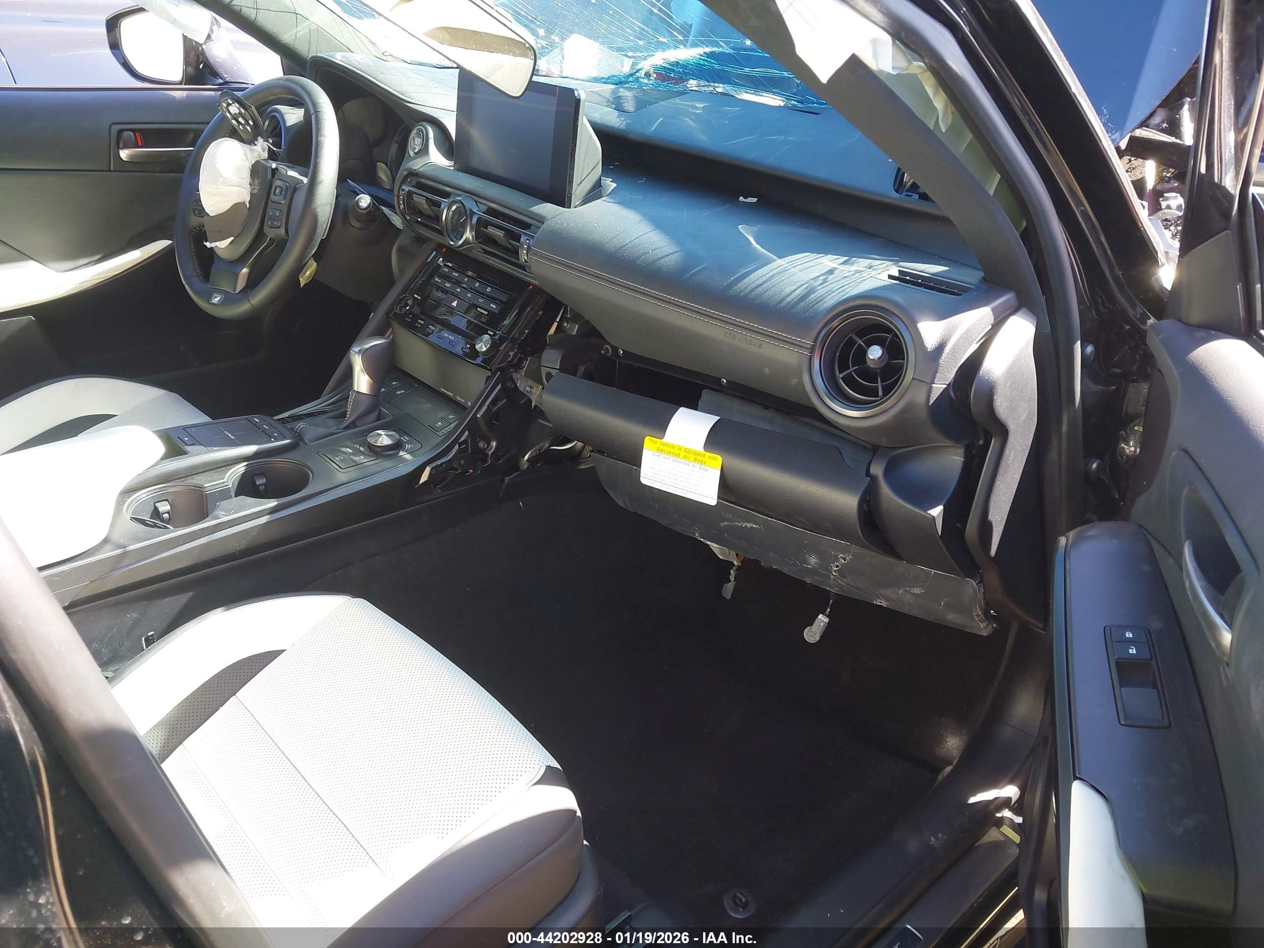 LEXUS IS image 5