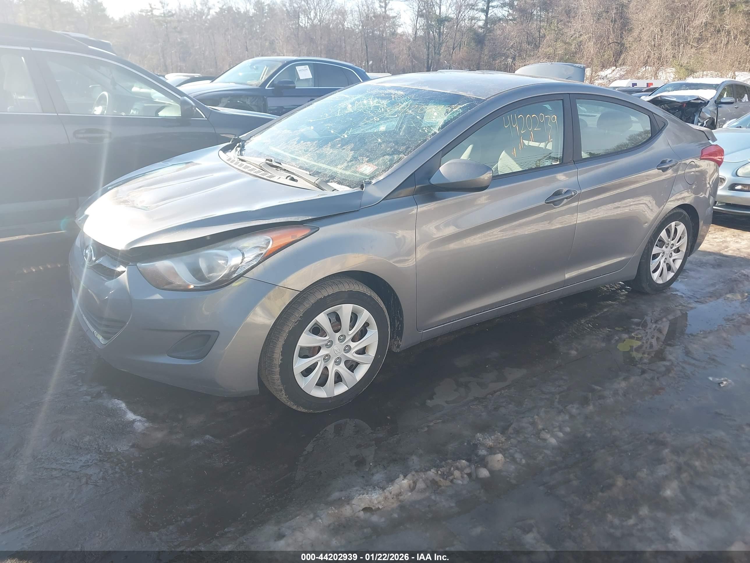 HYUNDAI ELANTRA image 2