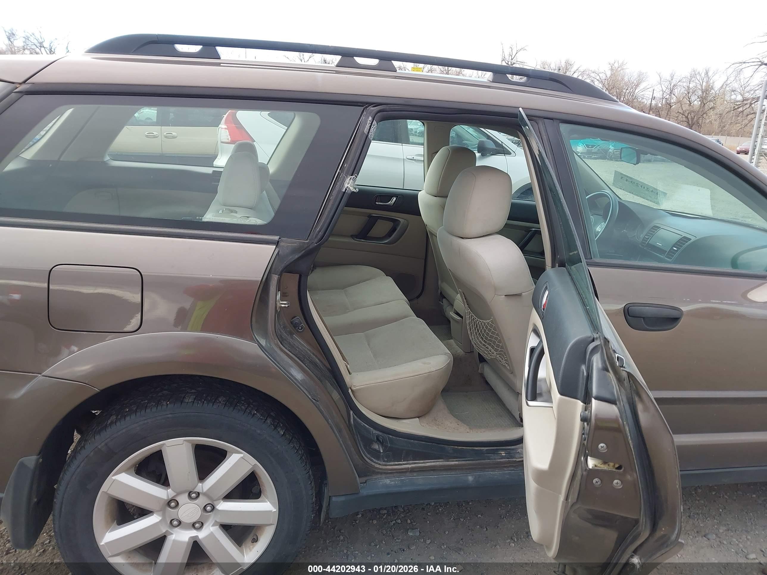 SUBARU OUTBACK image 8