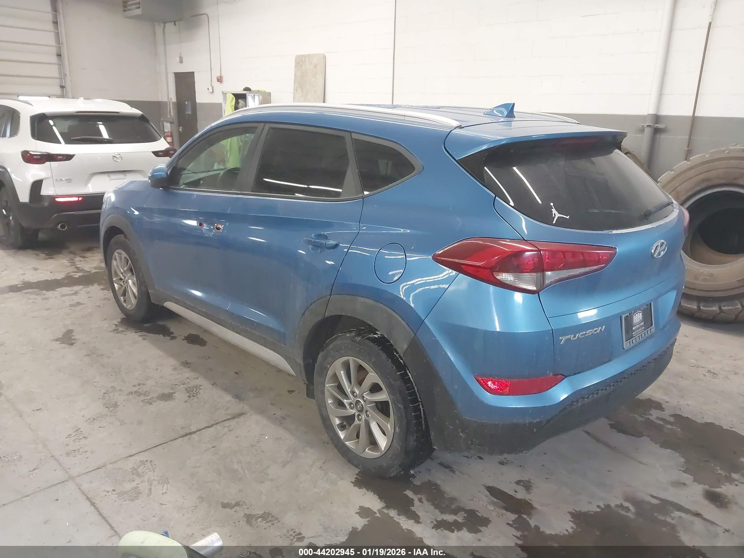 HYUNDAI TUCSON image 3