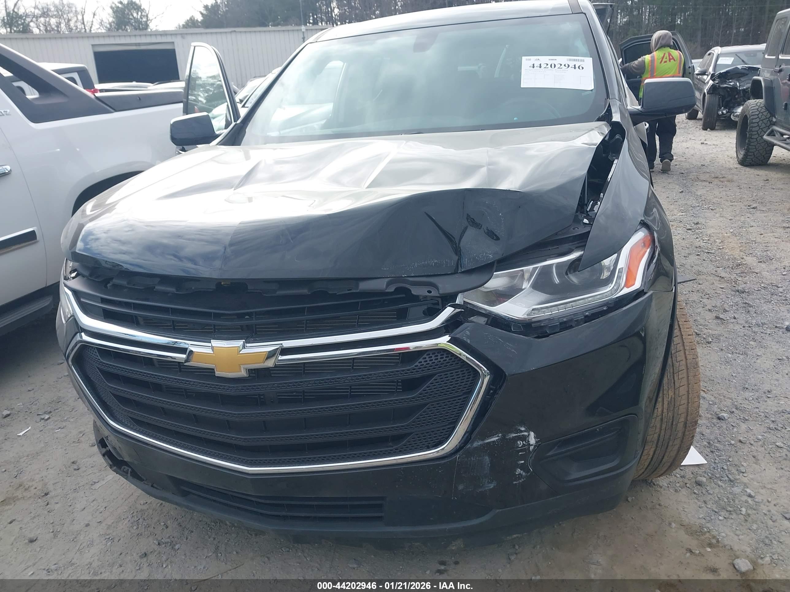 CHEVROLET TRAVERSE image 6