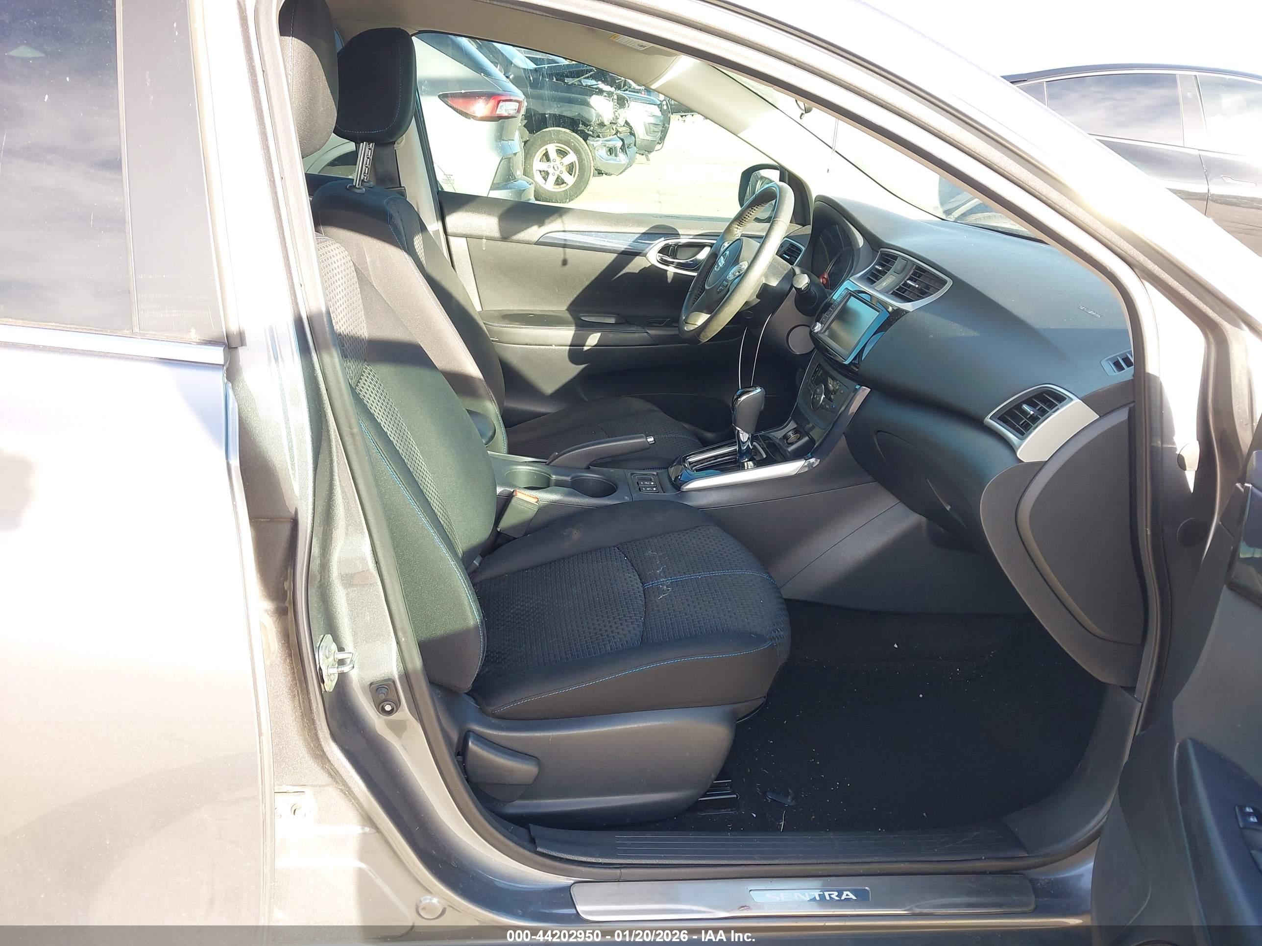 NISSAN SENTRA image 5
