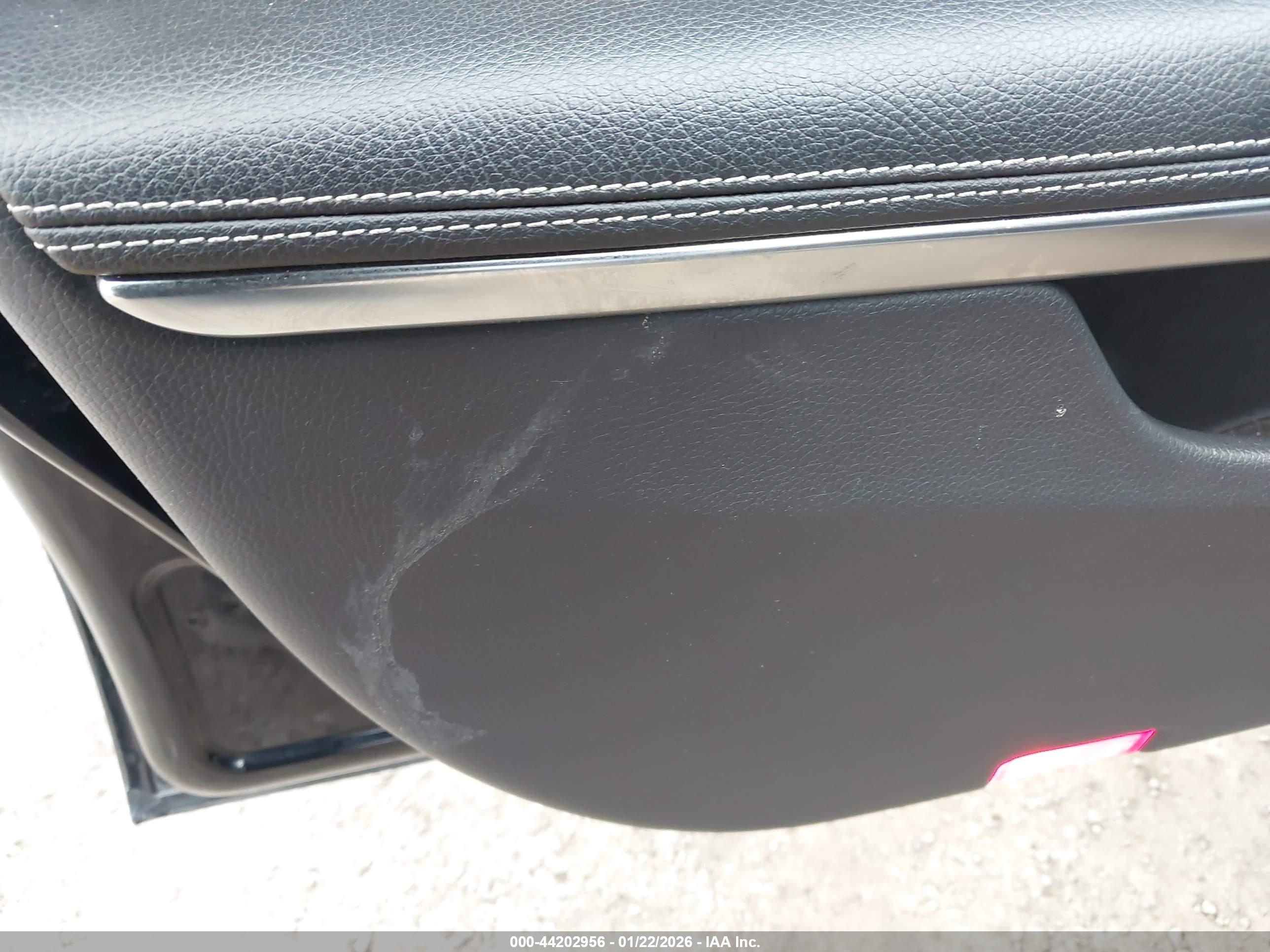 MERCEDES-BENZ GLA image 6