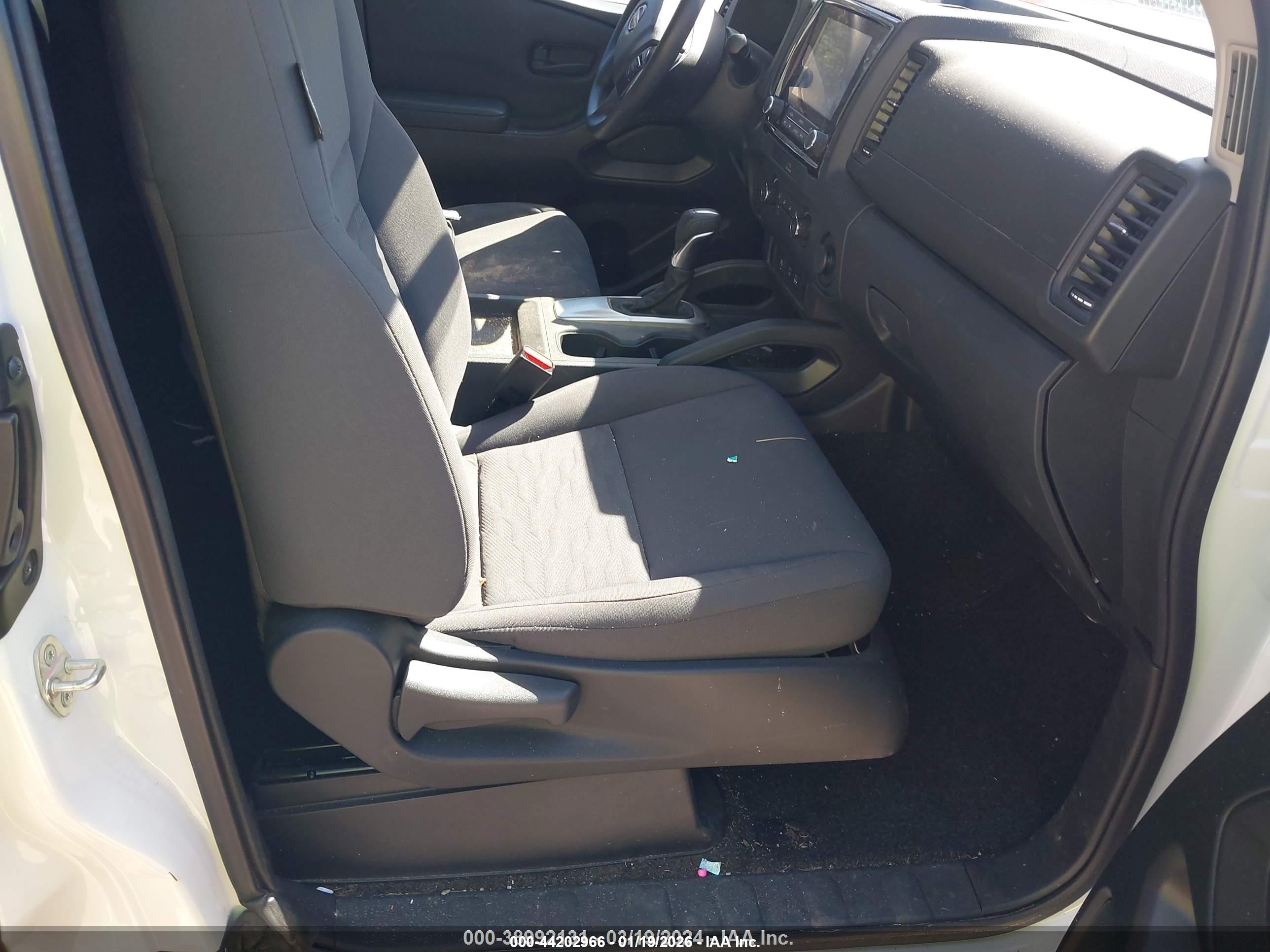 NISSAN FRONTIER image 5