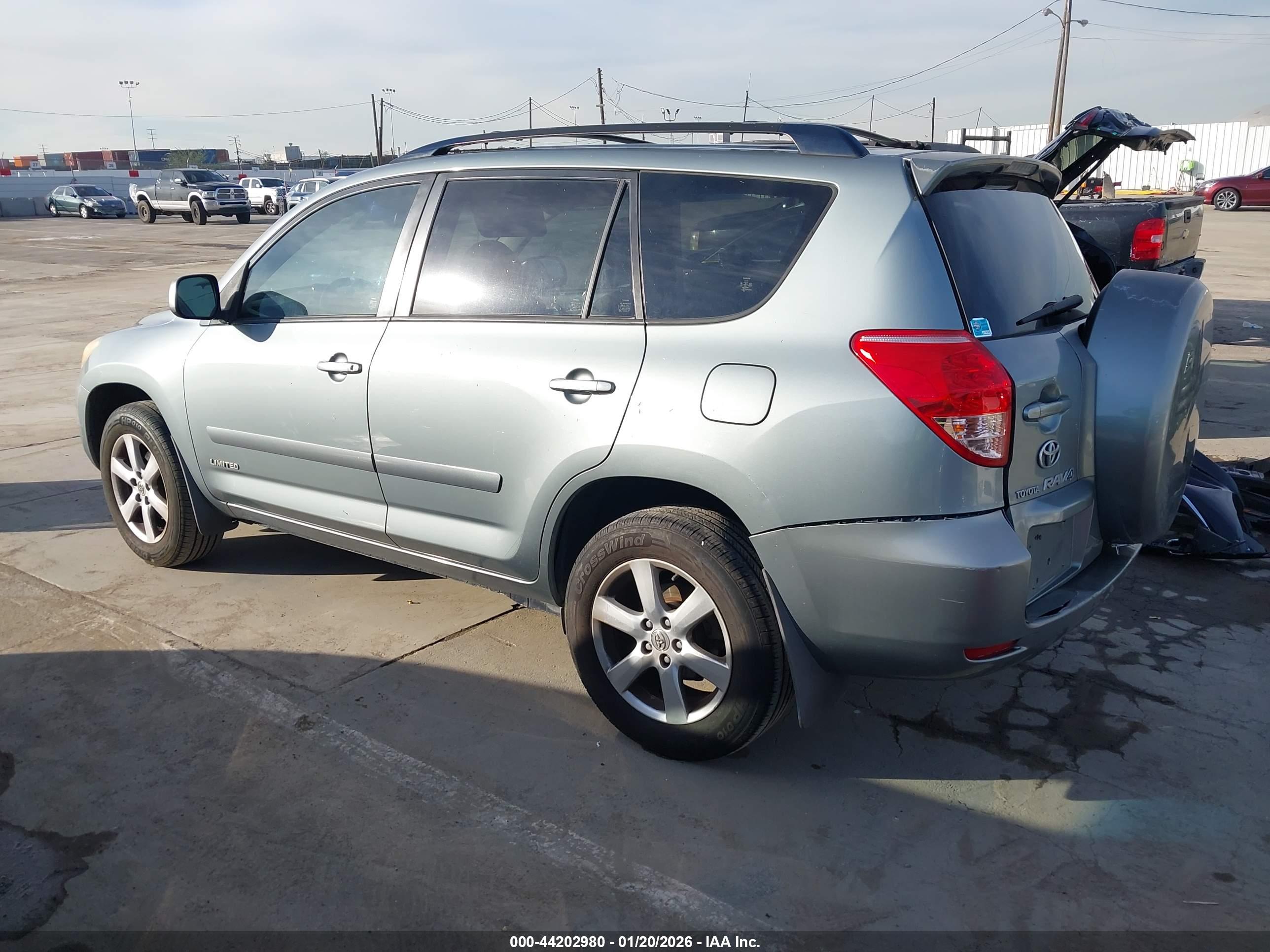 TOYOTA RAV4 image 3