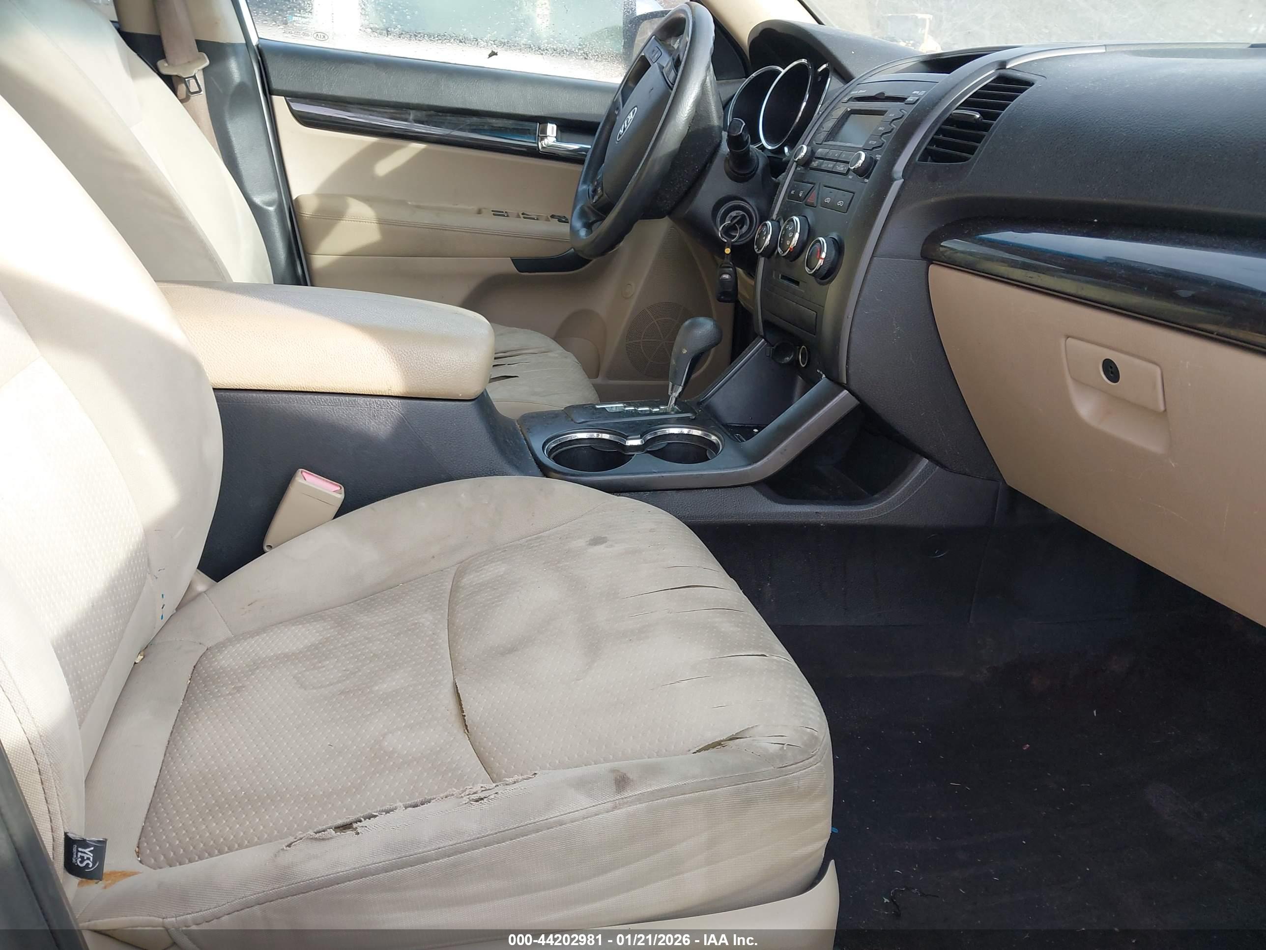 KIA SORENTO image 5