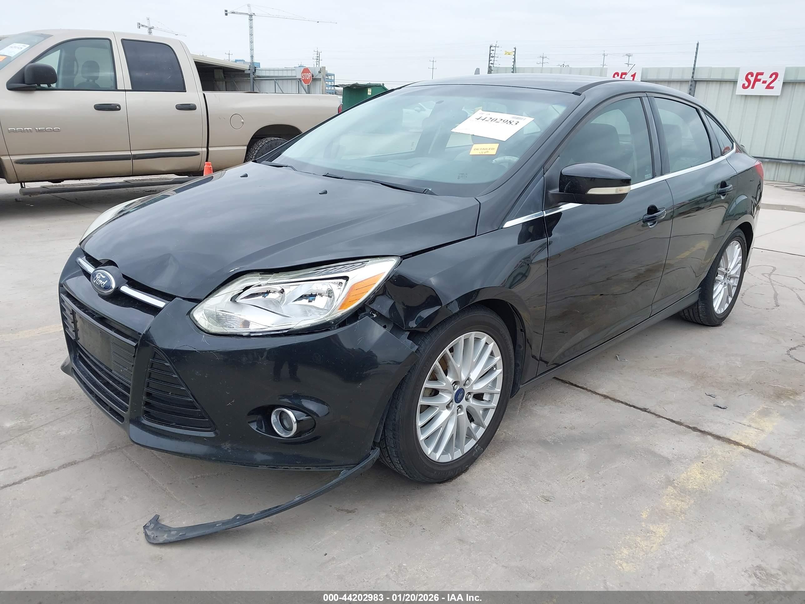 FORD FOCUS image 2