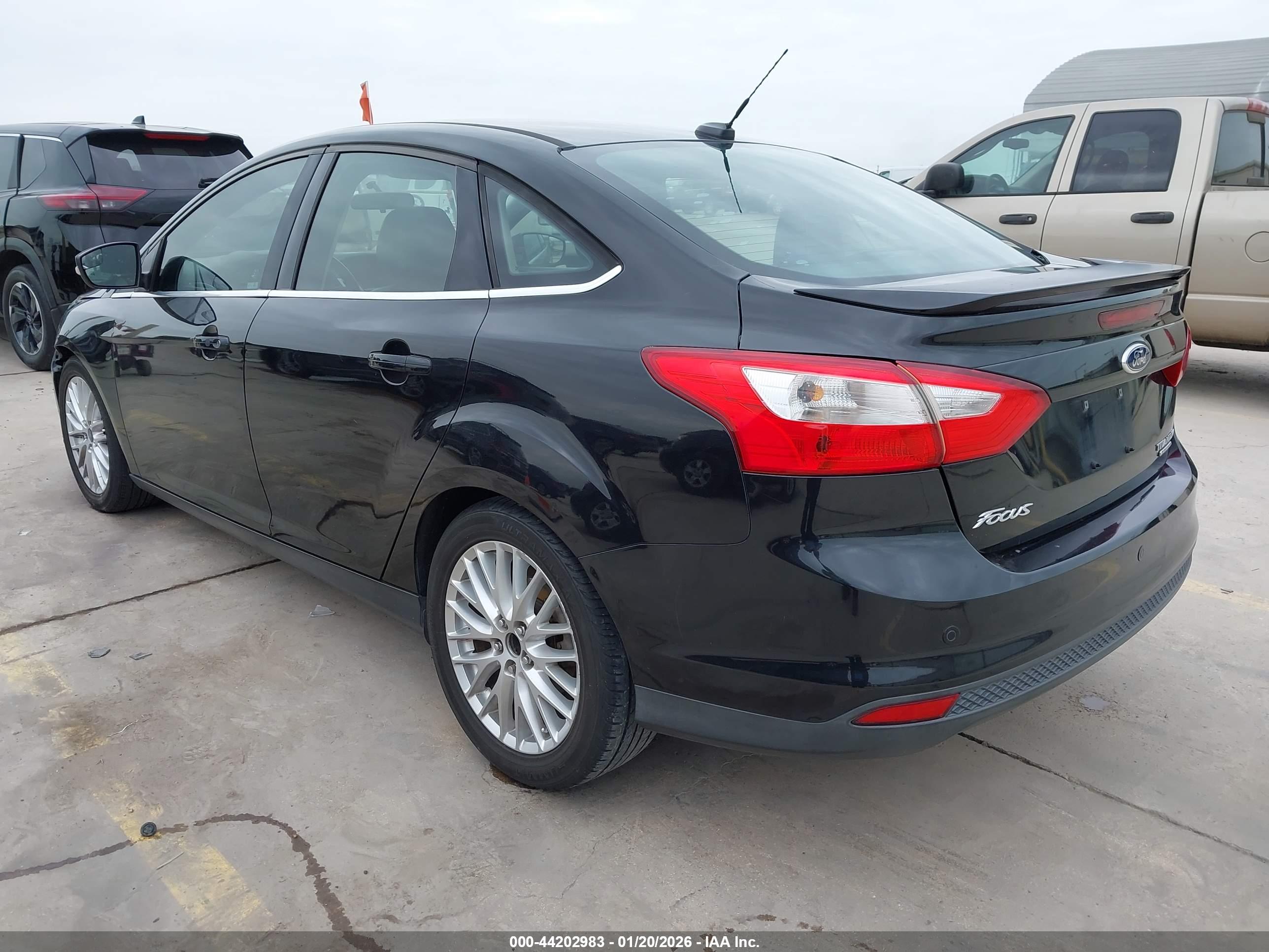 FORD FOCUS image 3