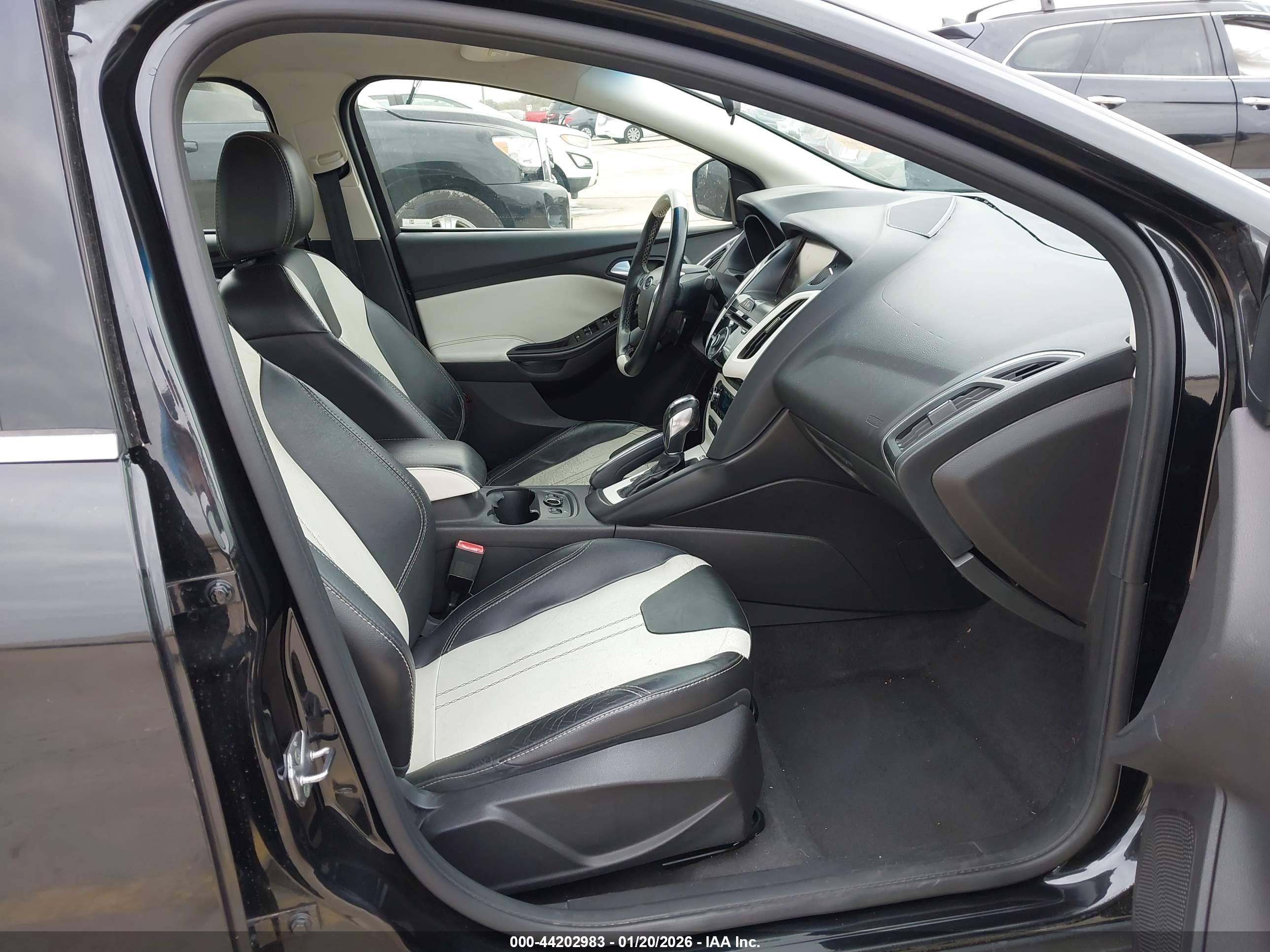 FORD FOCUS image 5