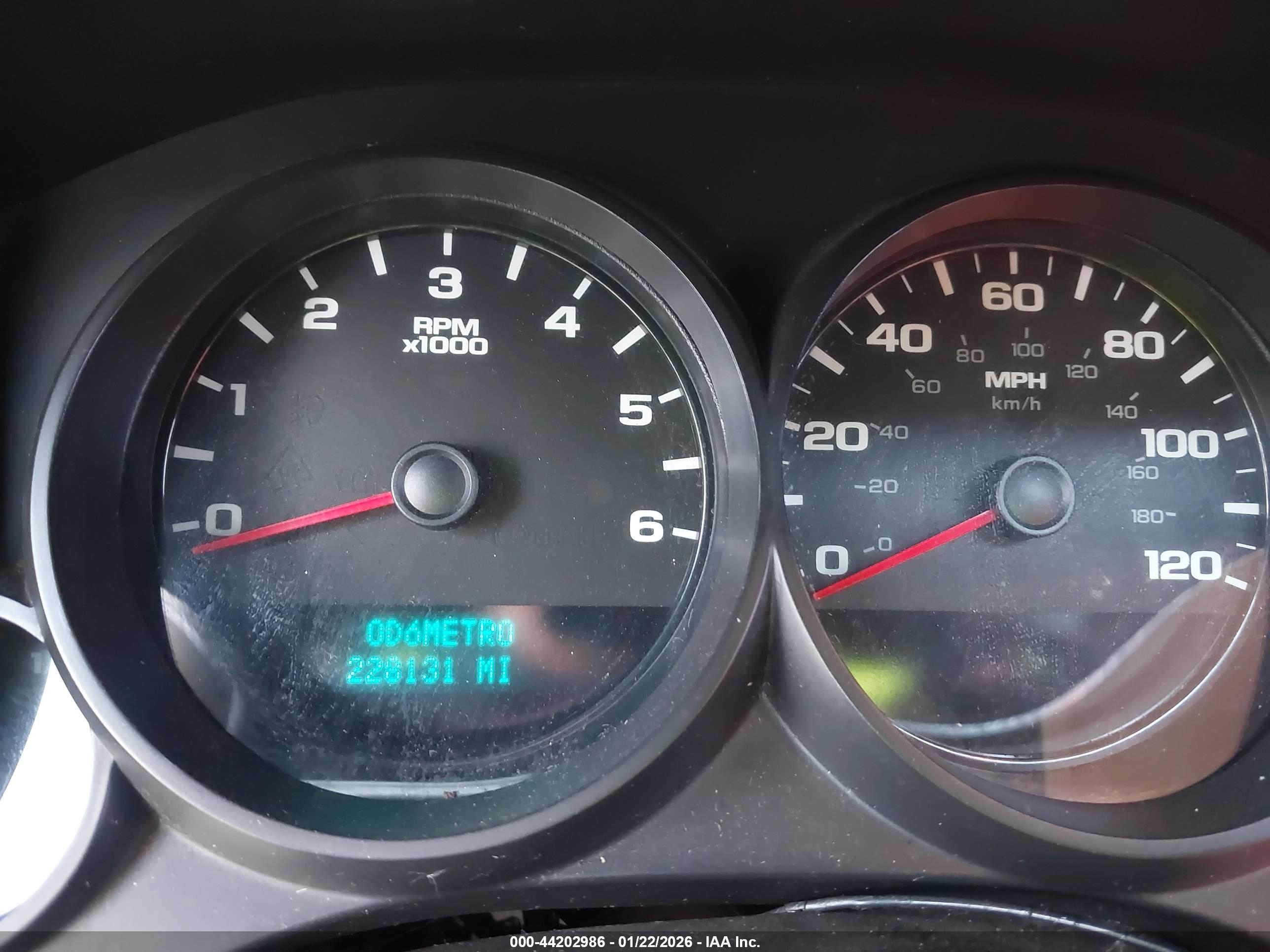 CHEVROLET SILVERADO image 7