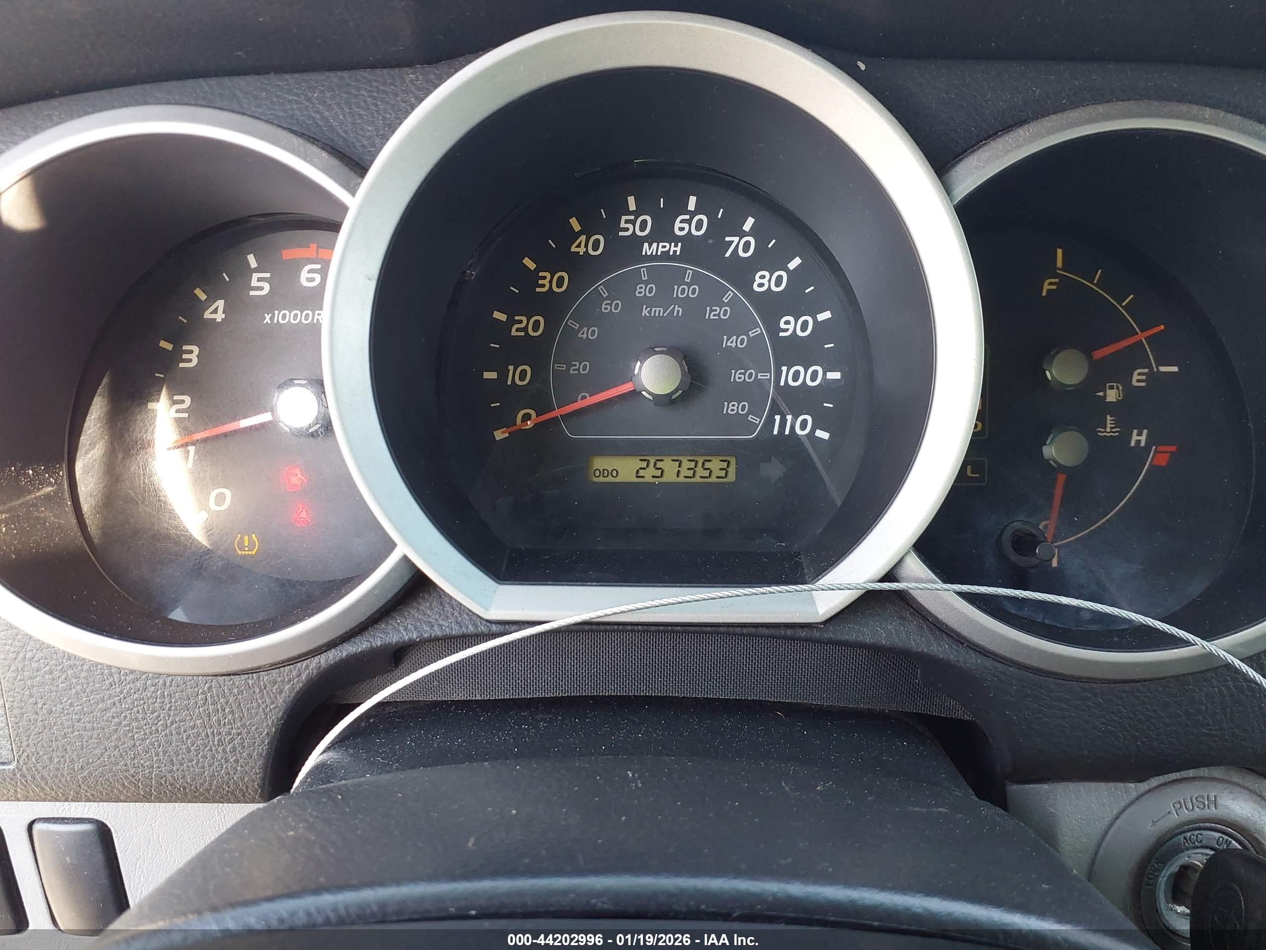 TOYOTA 4RUNNER image 7