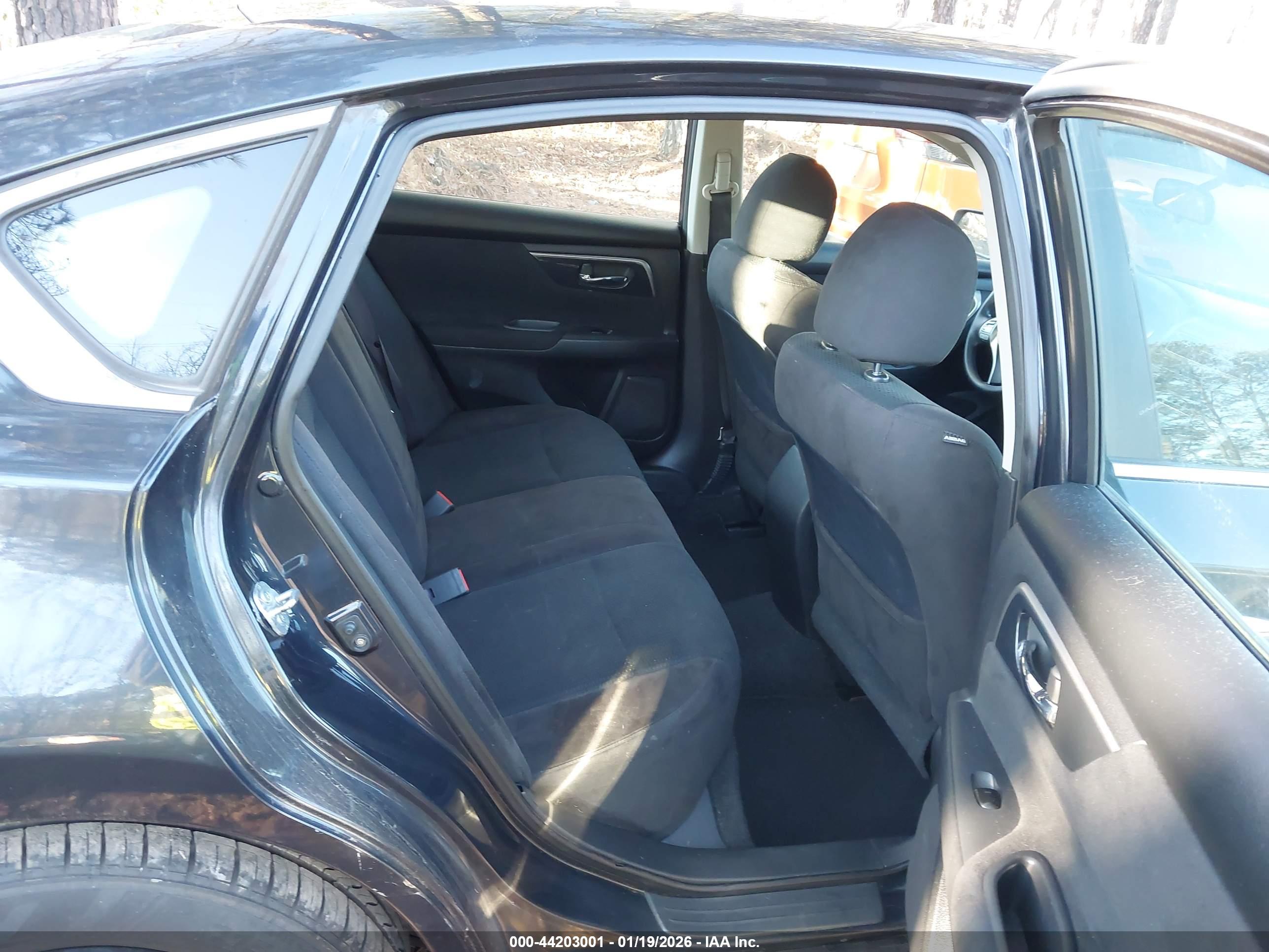 NISSAN ALTIMA image 8