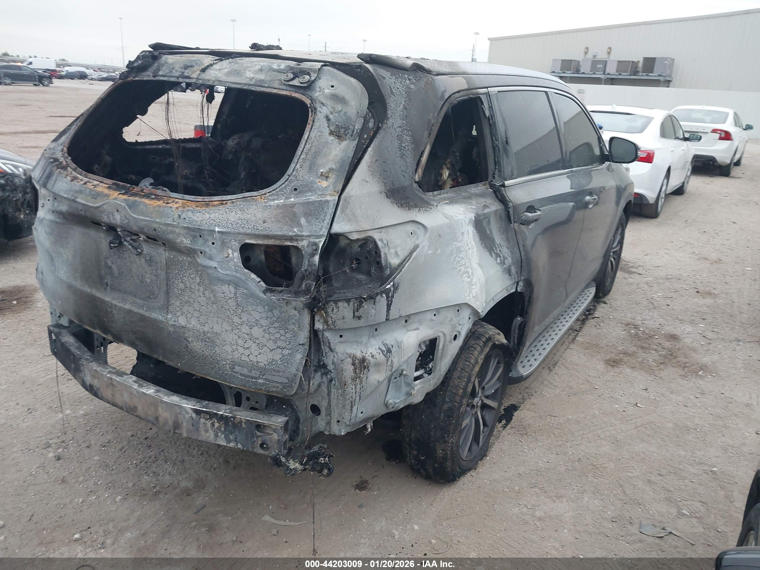 TOYOTA HIGHLANDER image 4