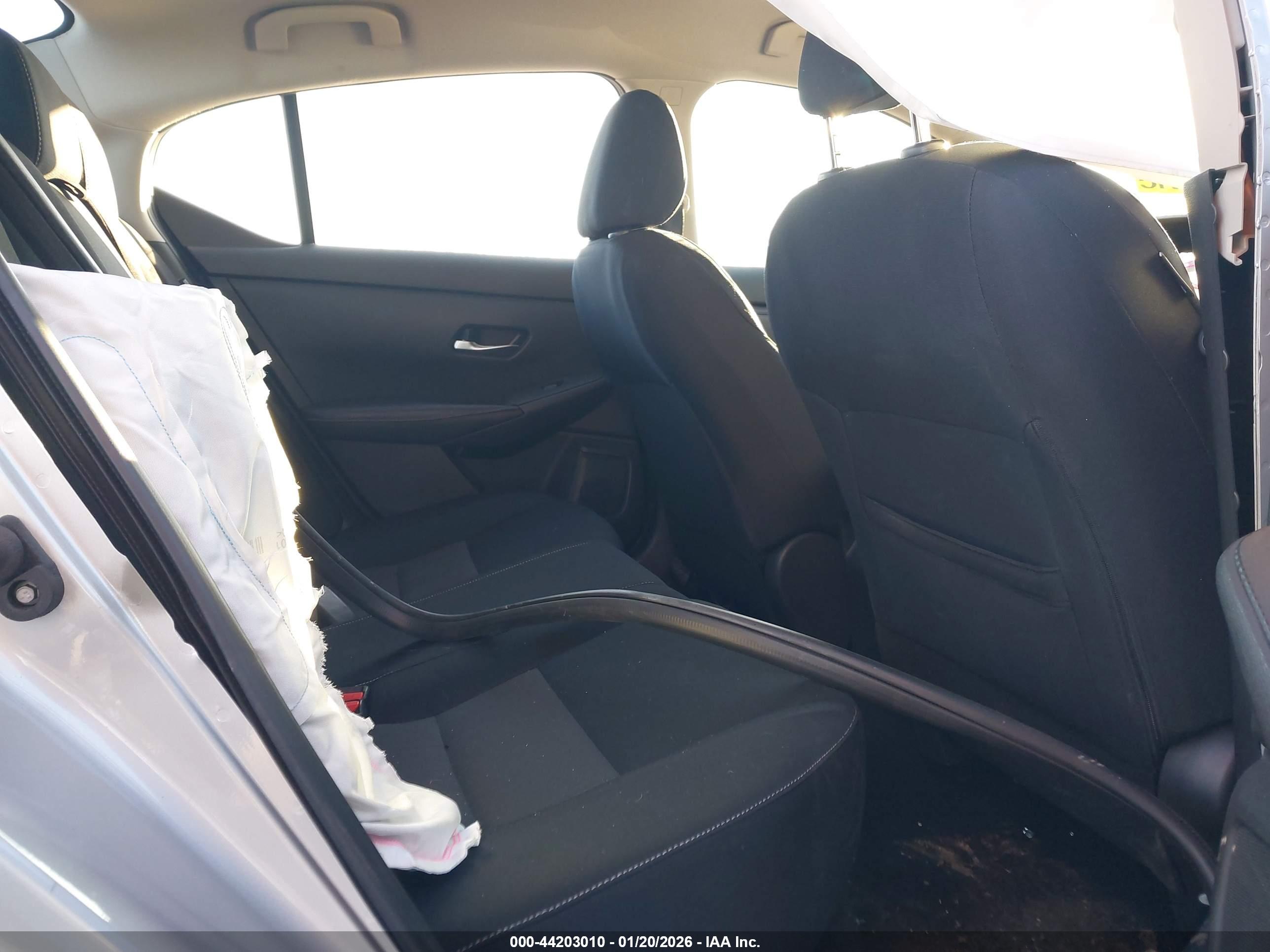 NISSAN SENTRA image 8
