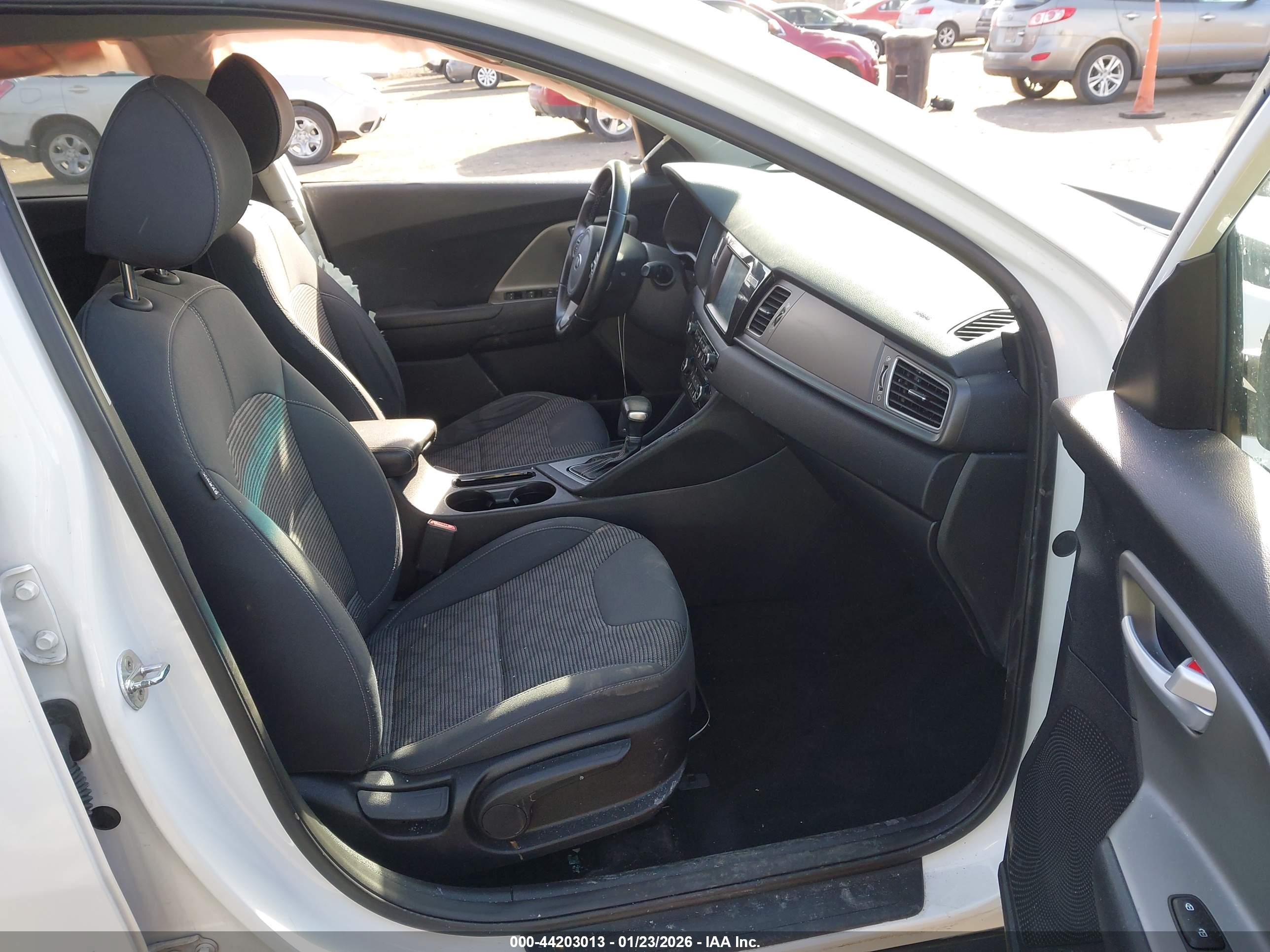 KIA NIRO image 5
