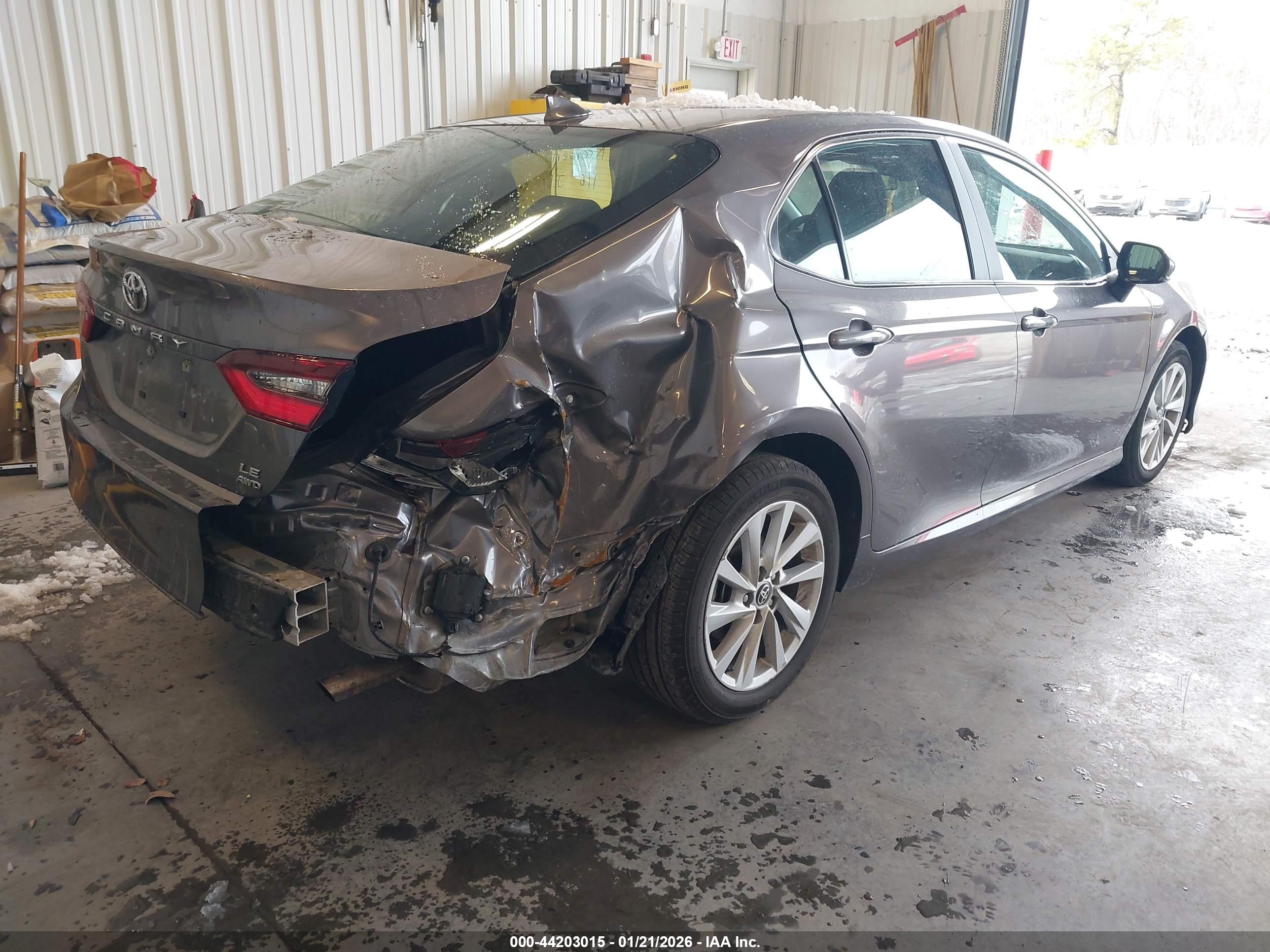 TOYOTA CAMRY image 4