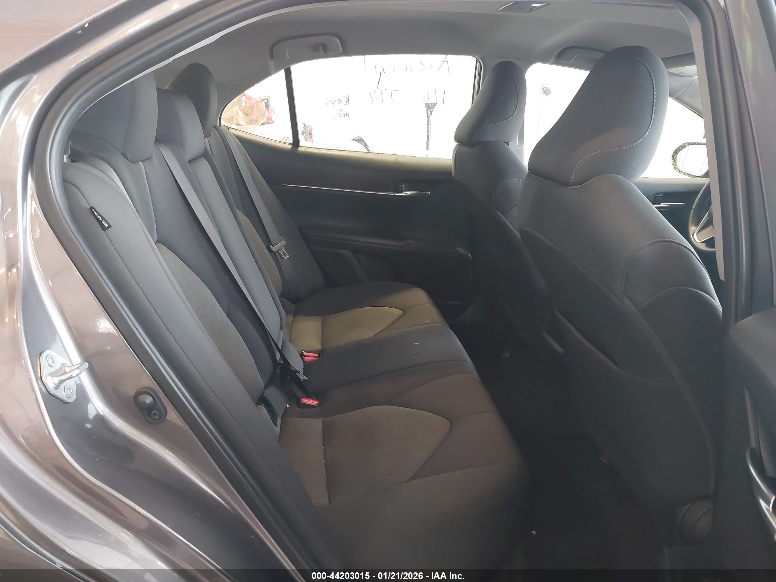 TOYOTA CAMRY image 8