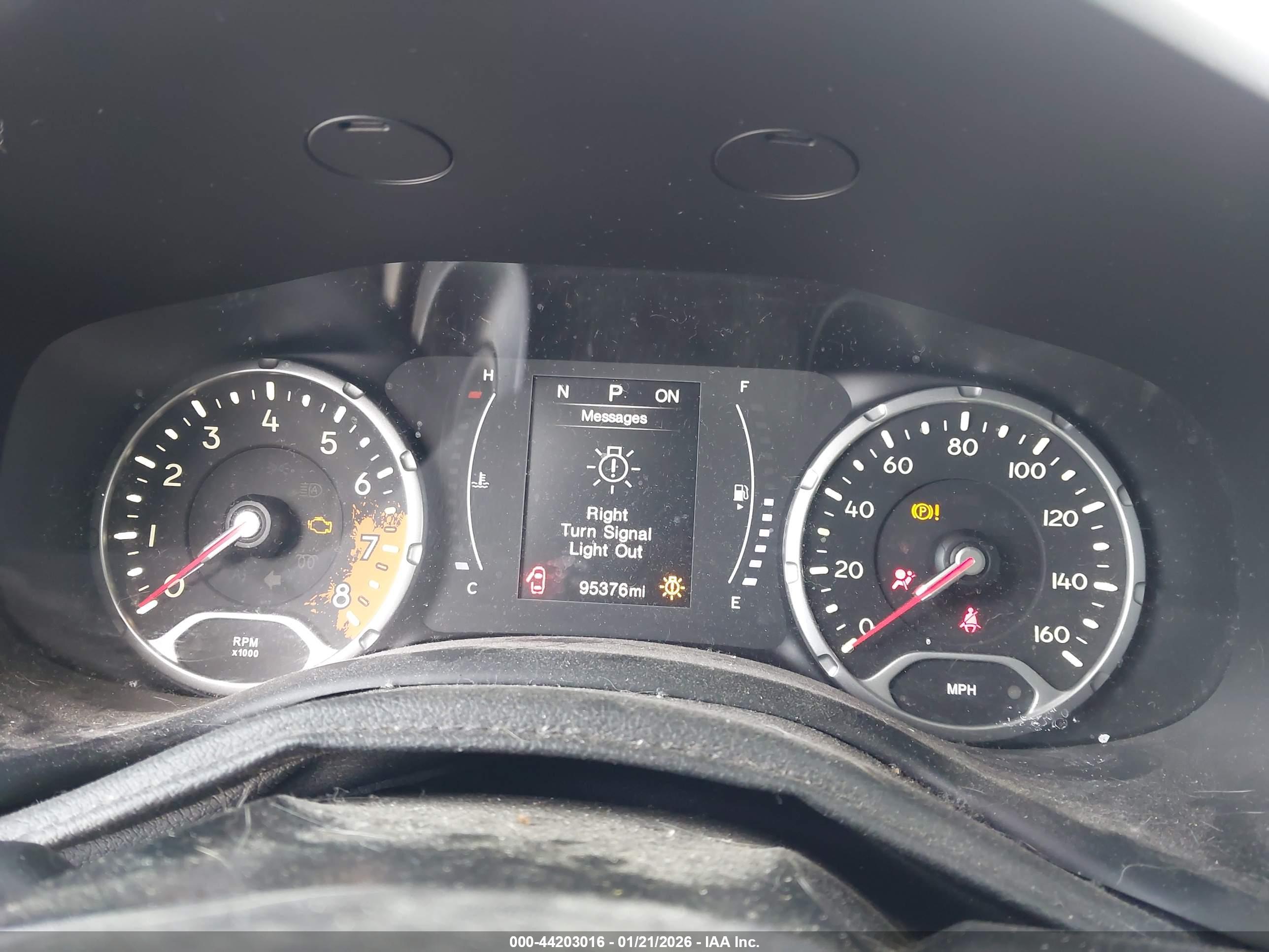 JEEP RENEGADE image 7