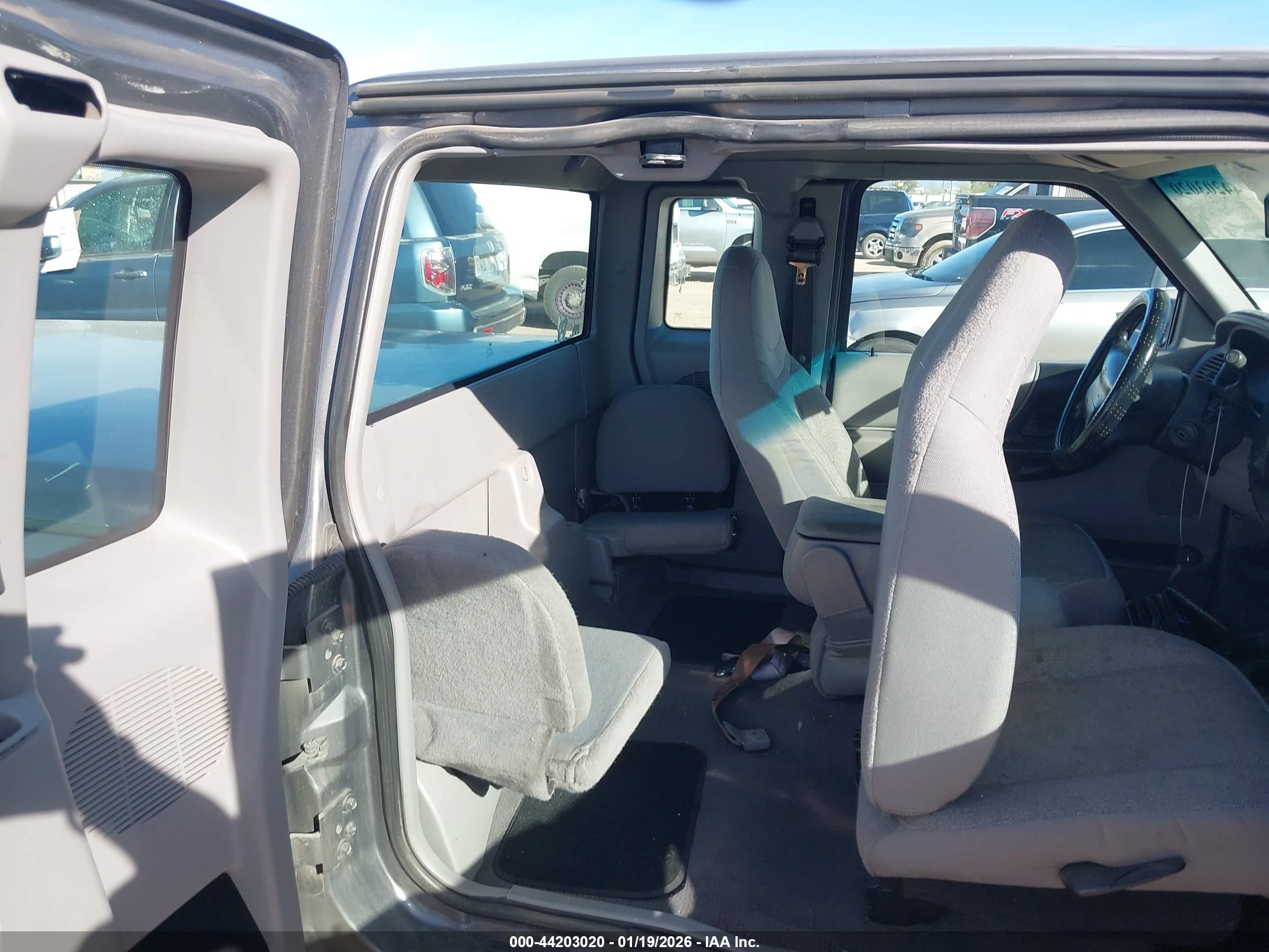 FORD RANGER image 8