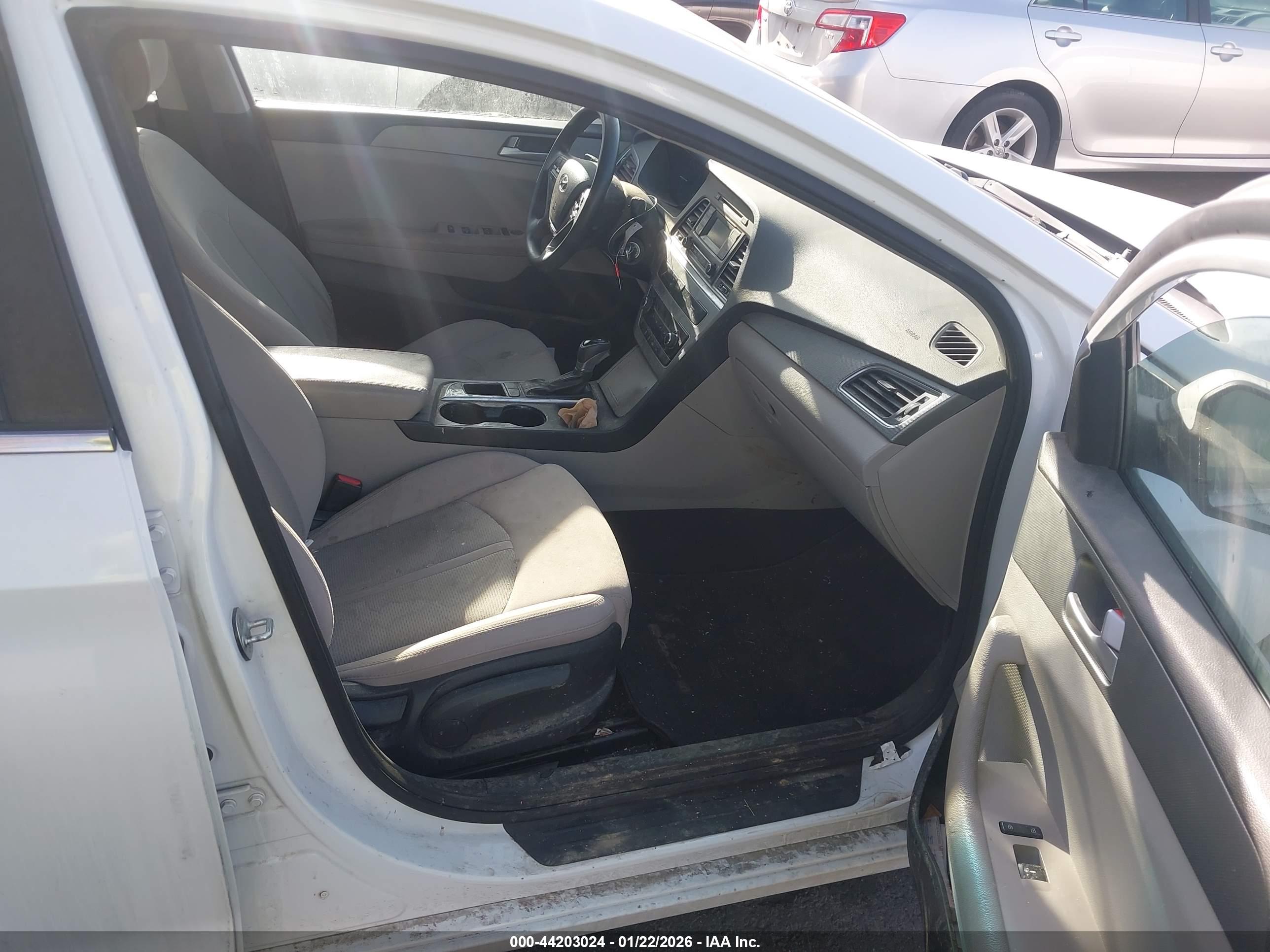 HYUNDAI SONATA image 5