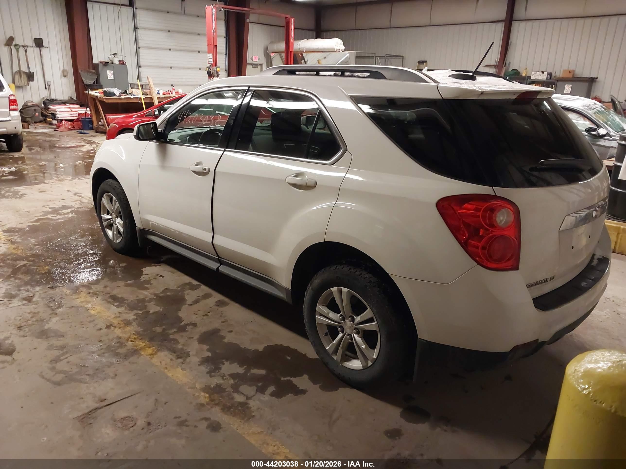 CHEVROLET EQUINOX image 3