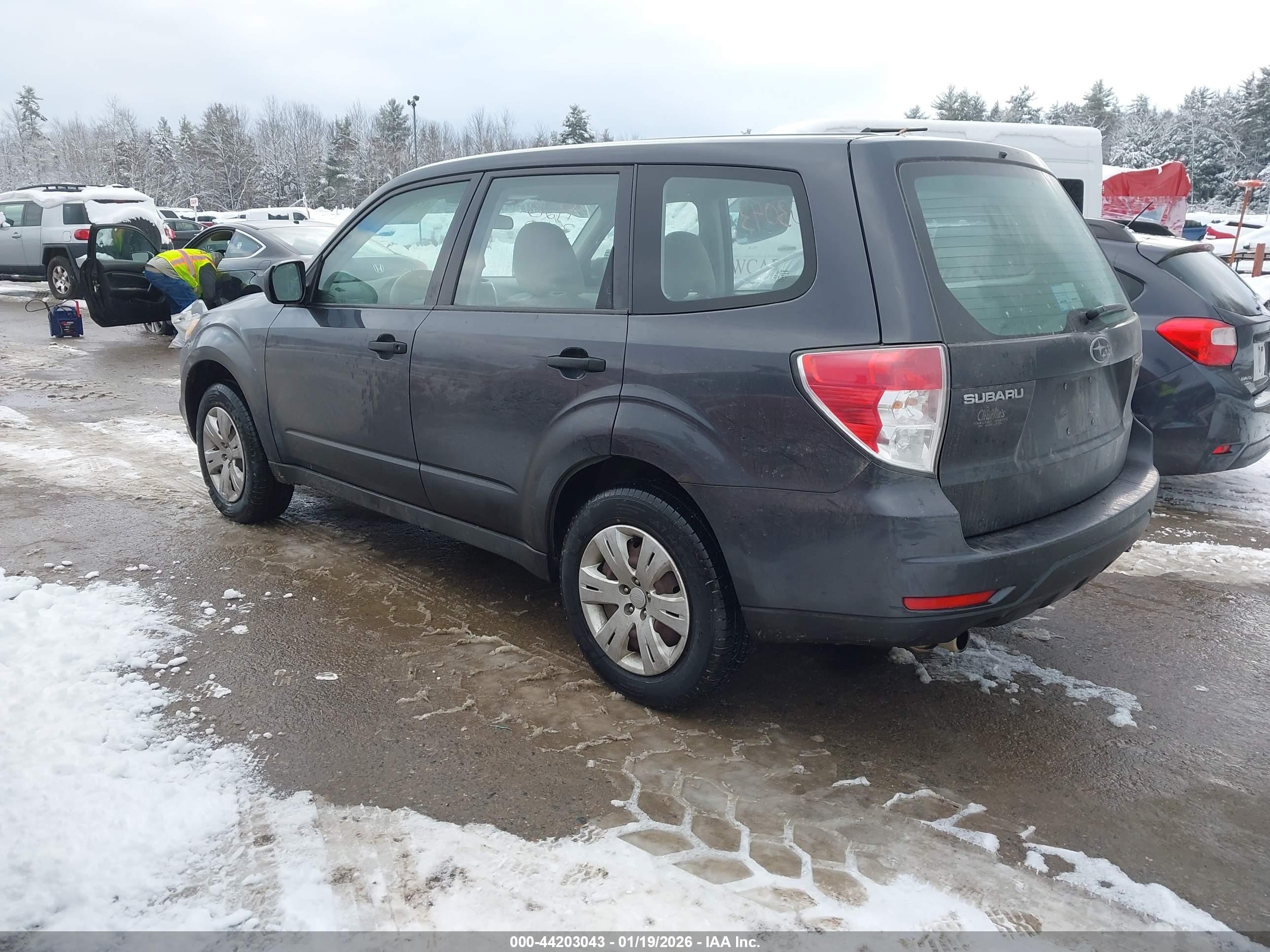 SUBARU FORESTER image 3