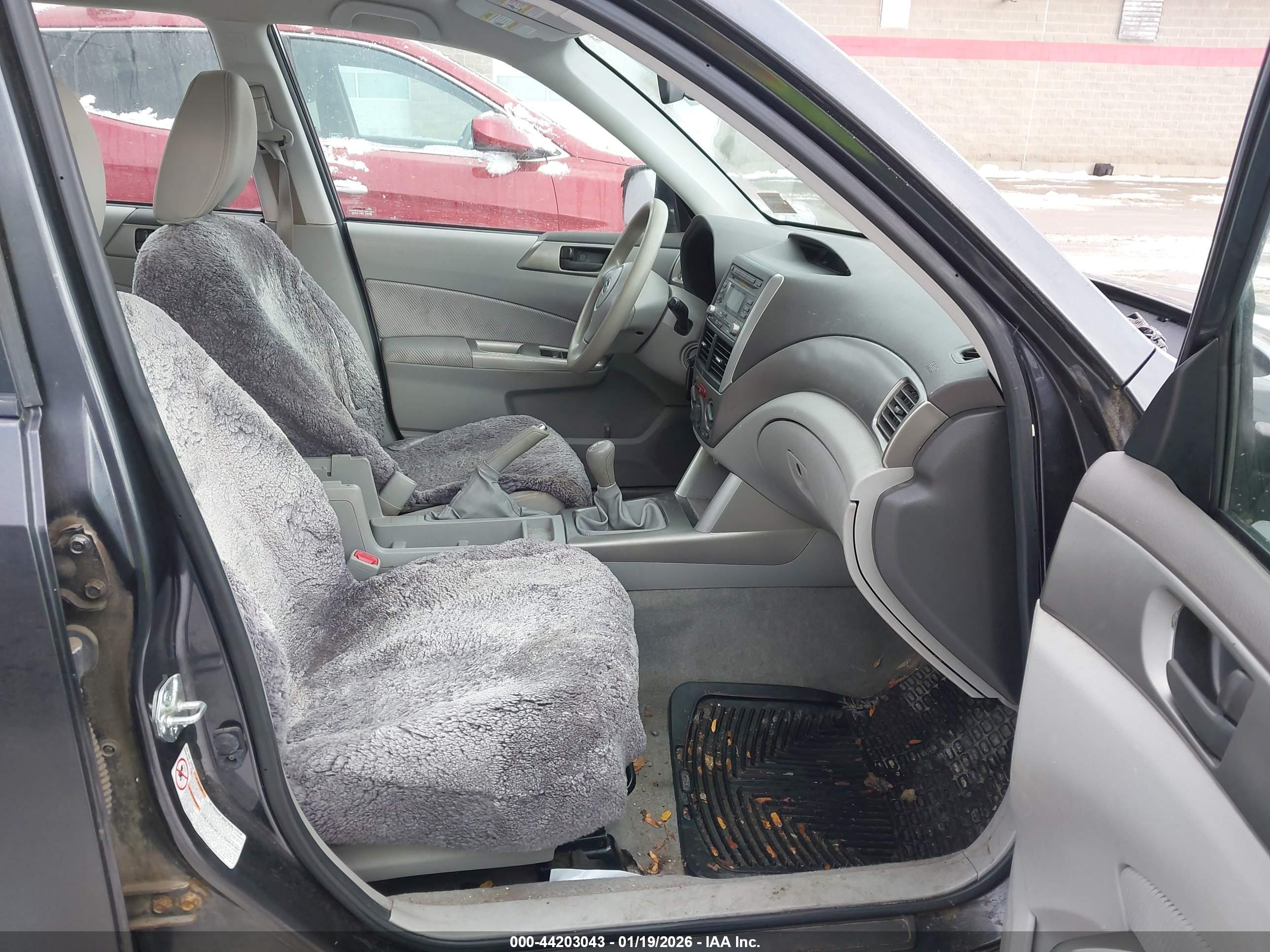 SUBARU FORESTER image 5