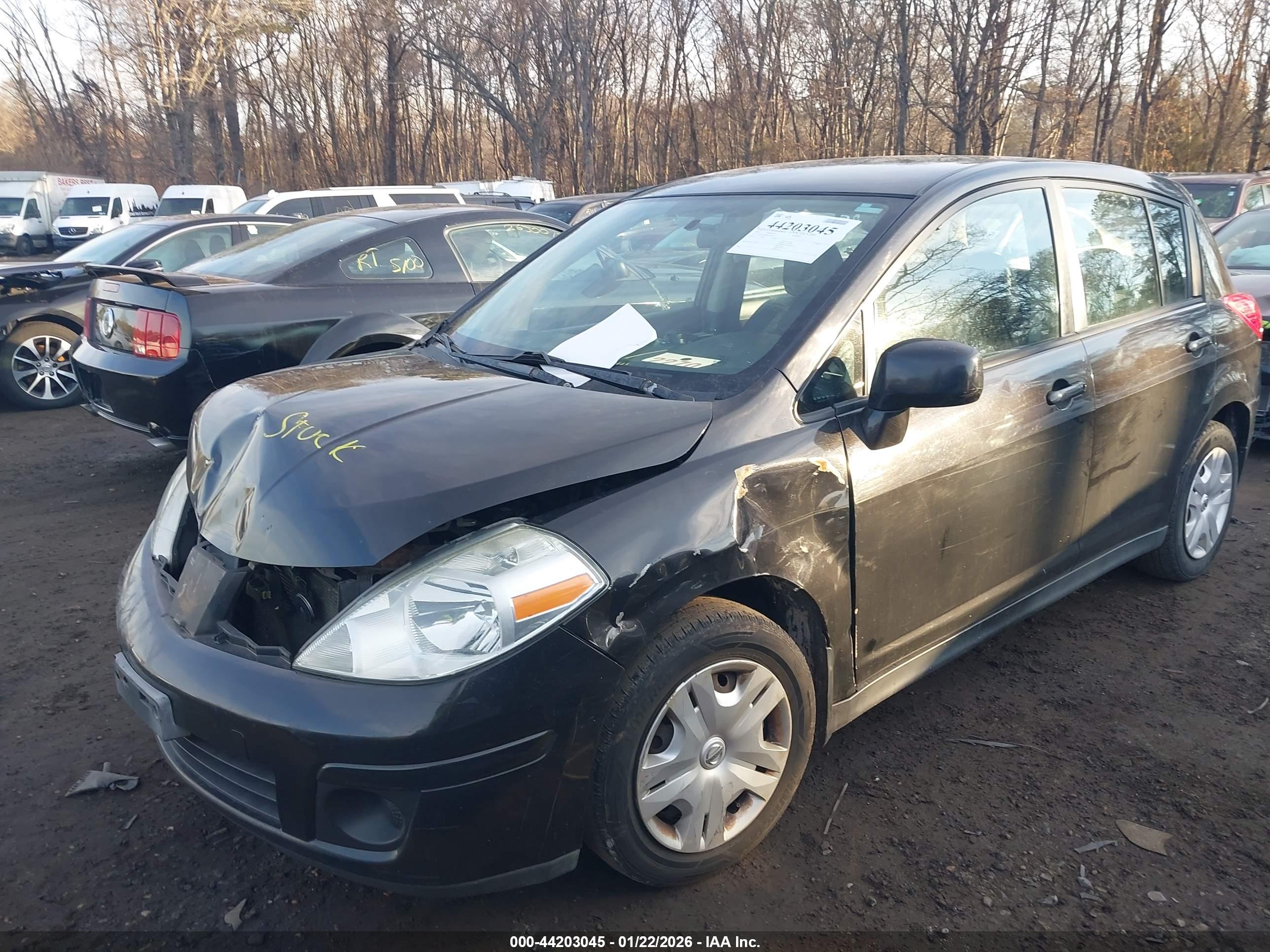 NISSAN VERSA image 2