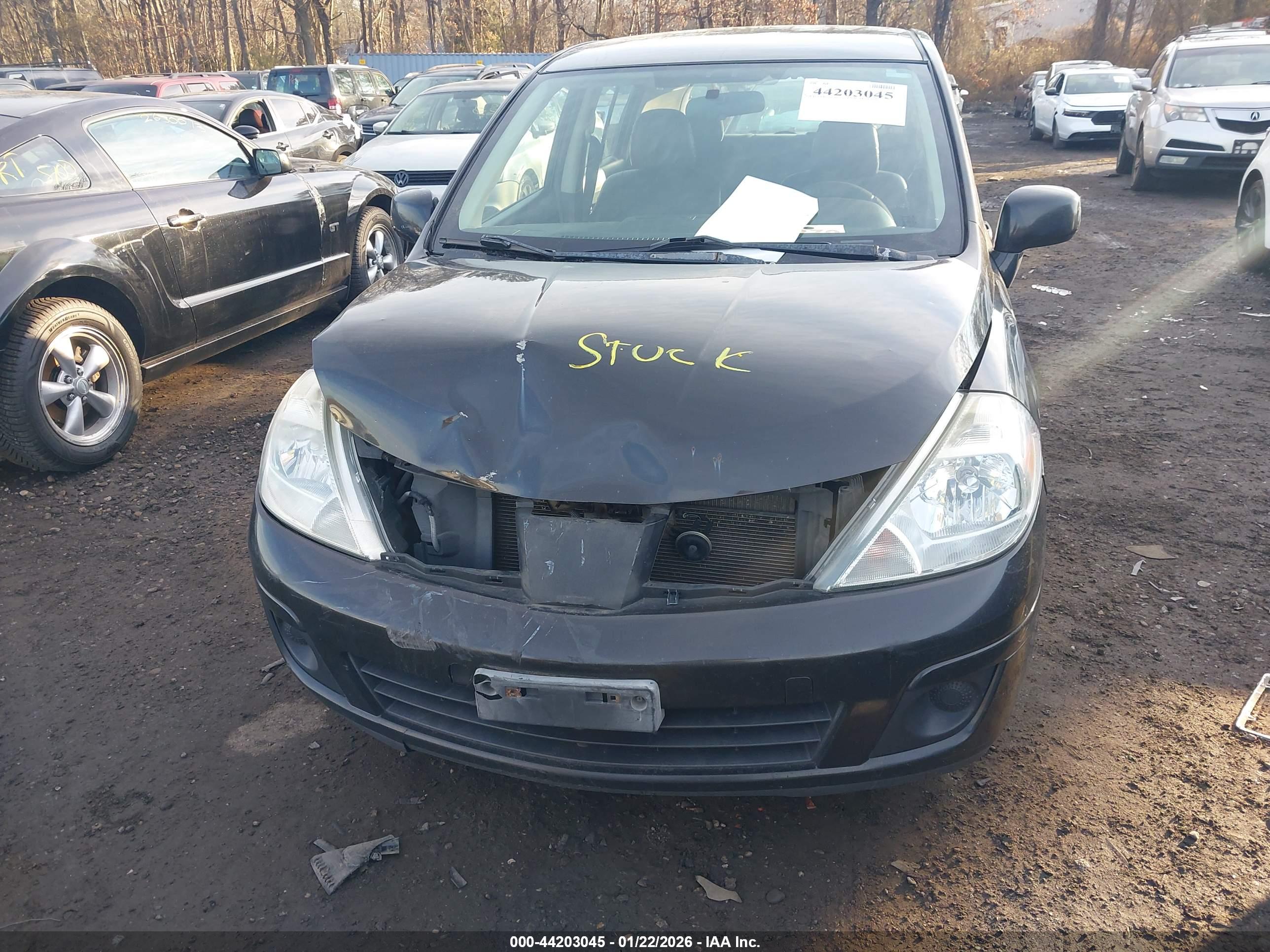 NISSAN VERSA image 6