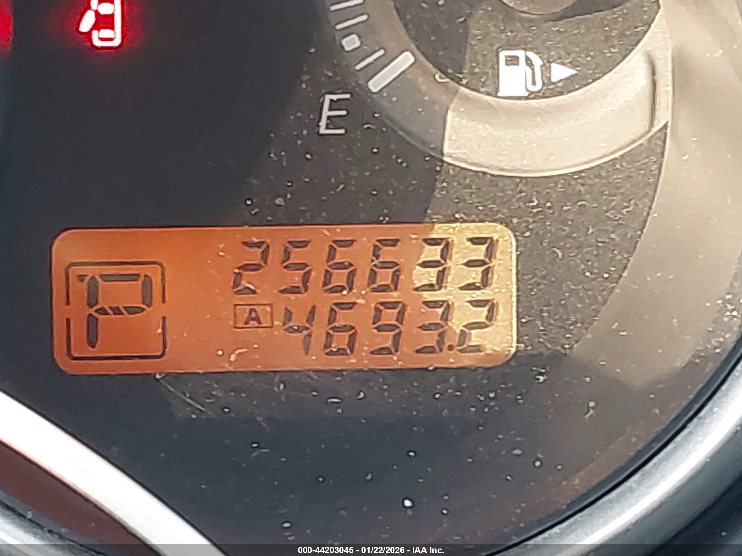 NISSAN VERSA image 7