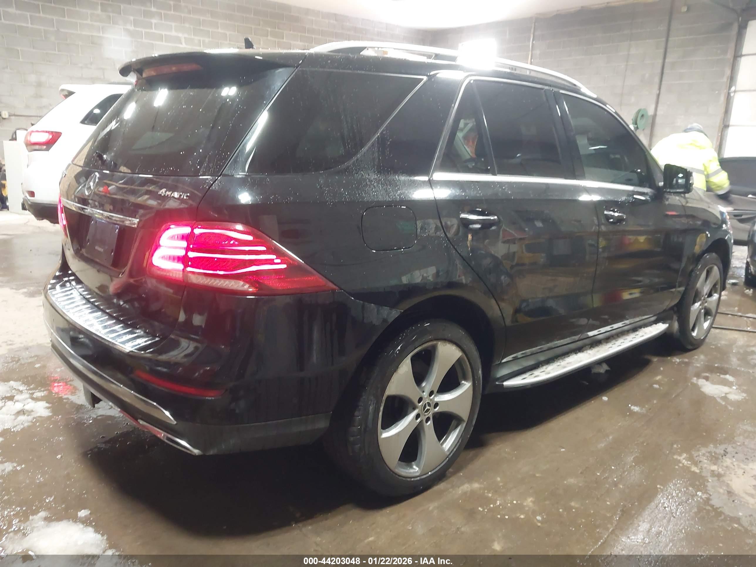 MERCEDES-BENZ GLE image 4