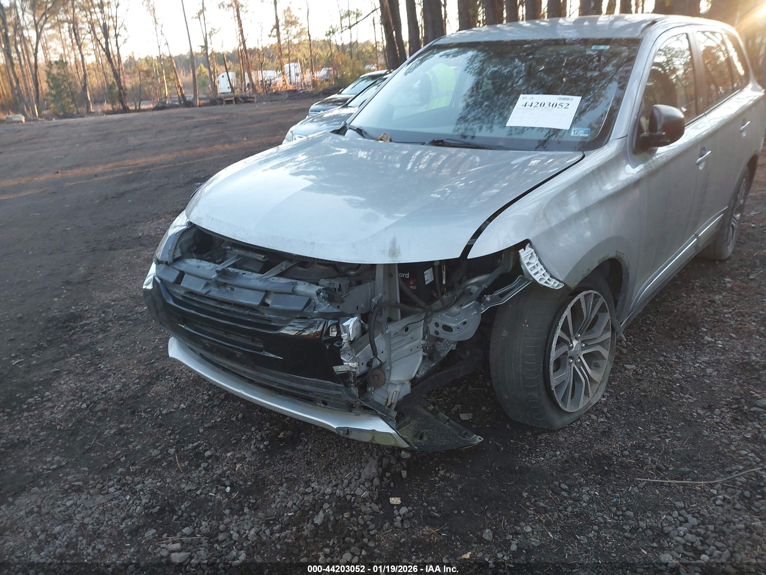 MITSUBISHI OUTLANDER image 6