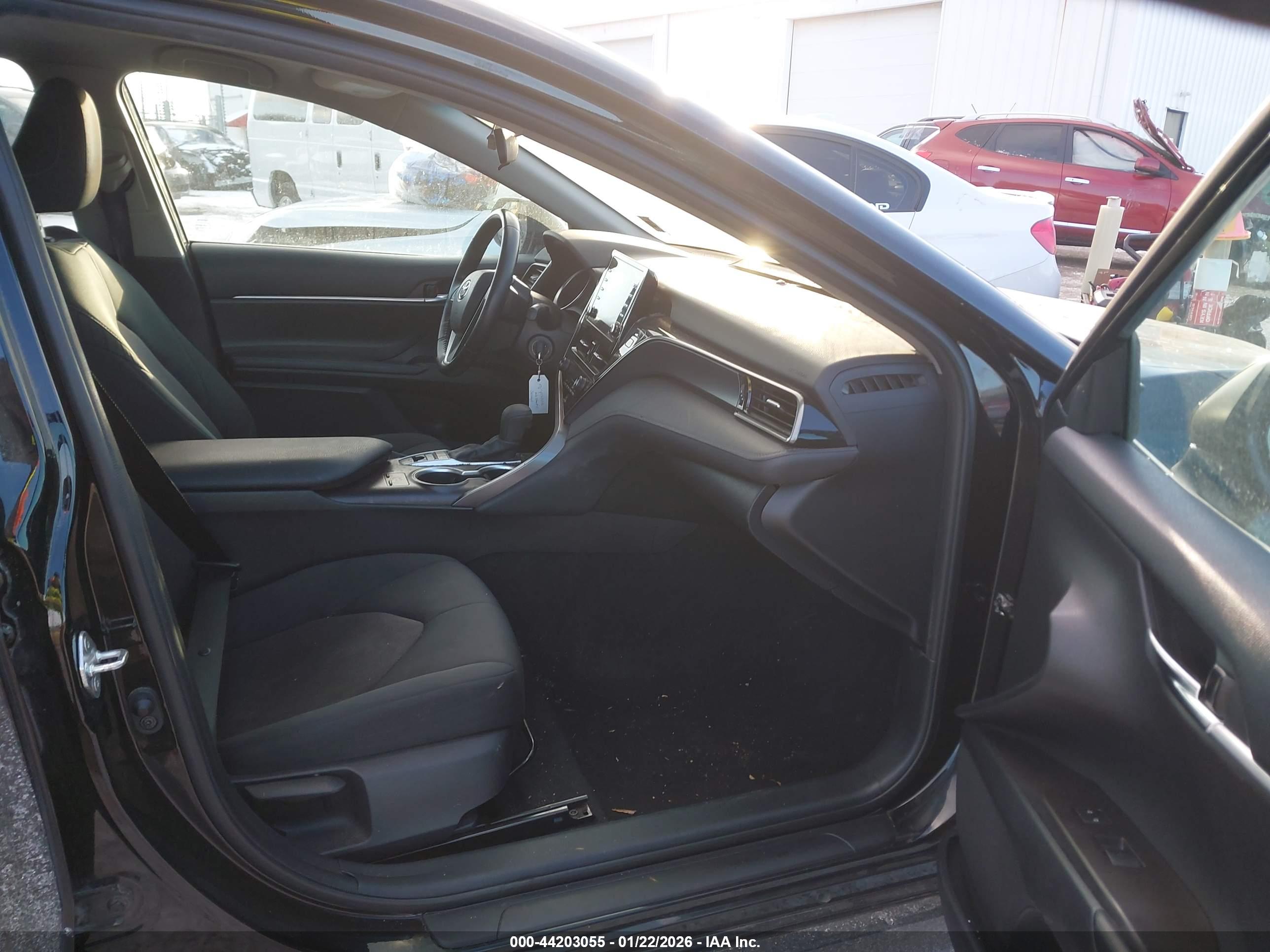 TOYOTA CAMRY image 5