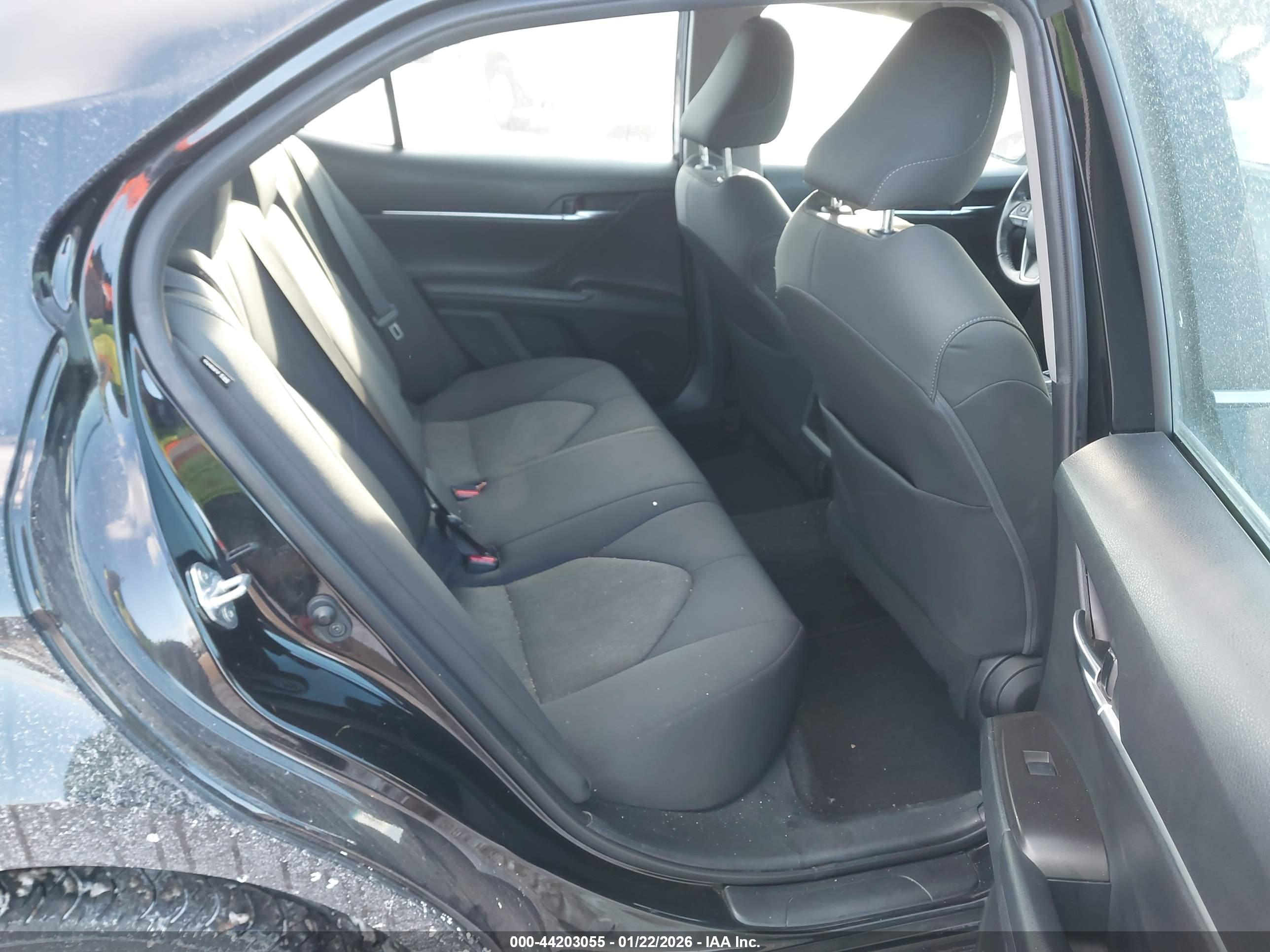TOYOTA CAMRY image 8