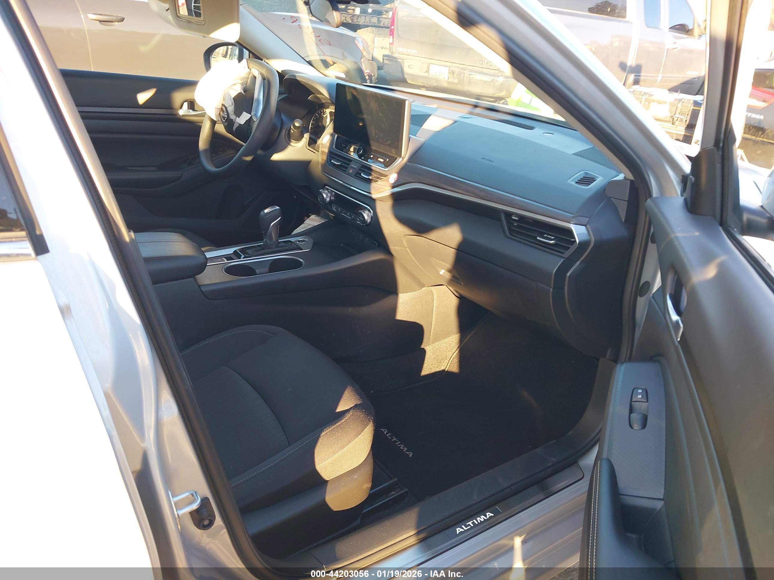 NISSAN ALTIMA image 5