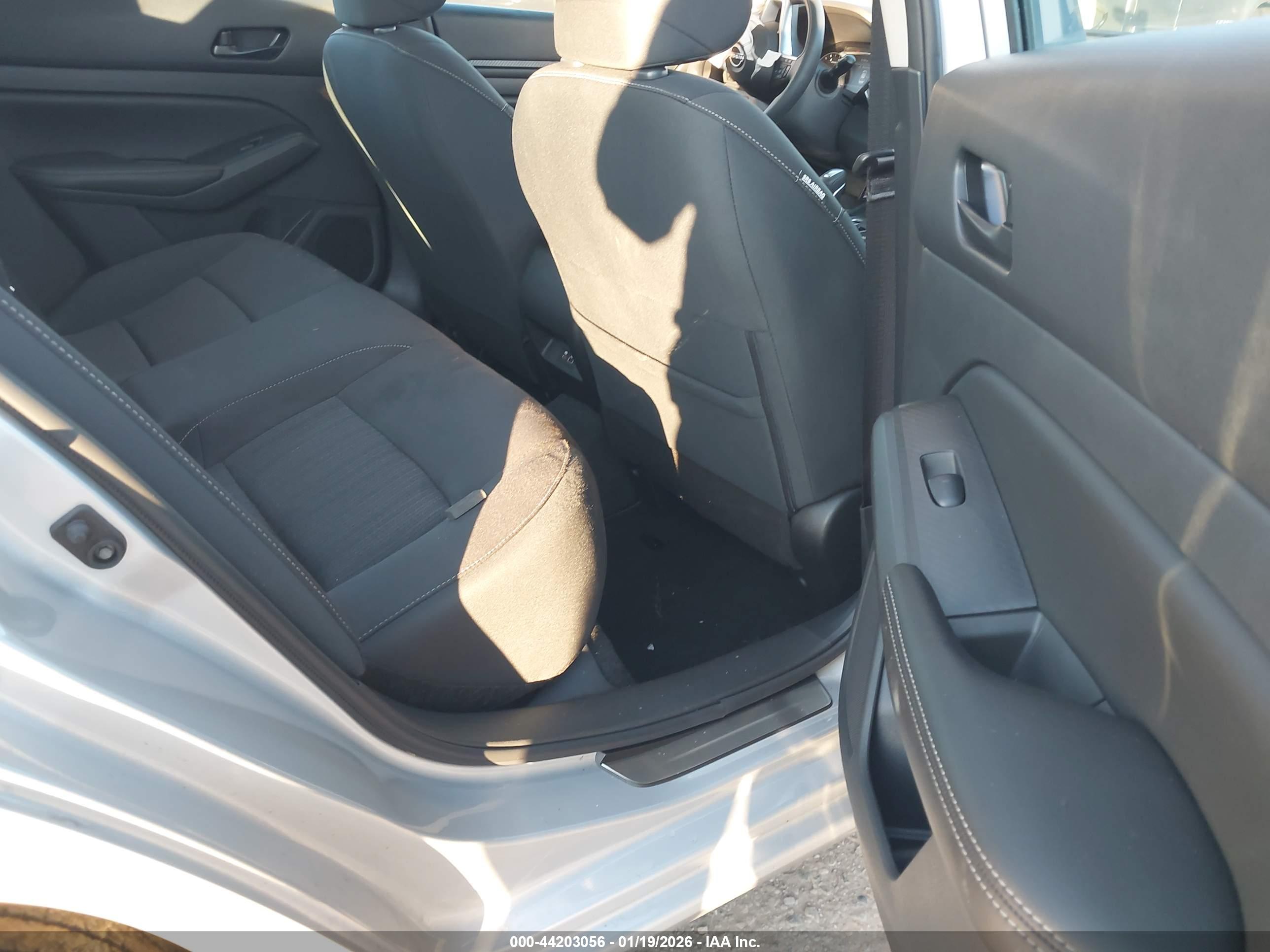 NISSAN ALTIMA image 8