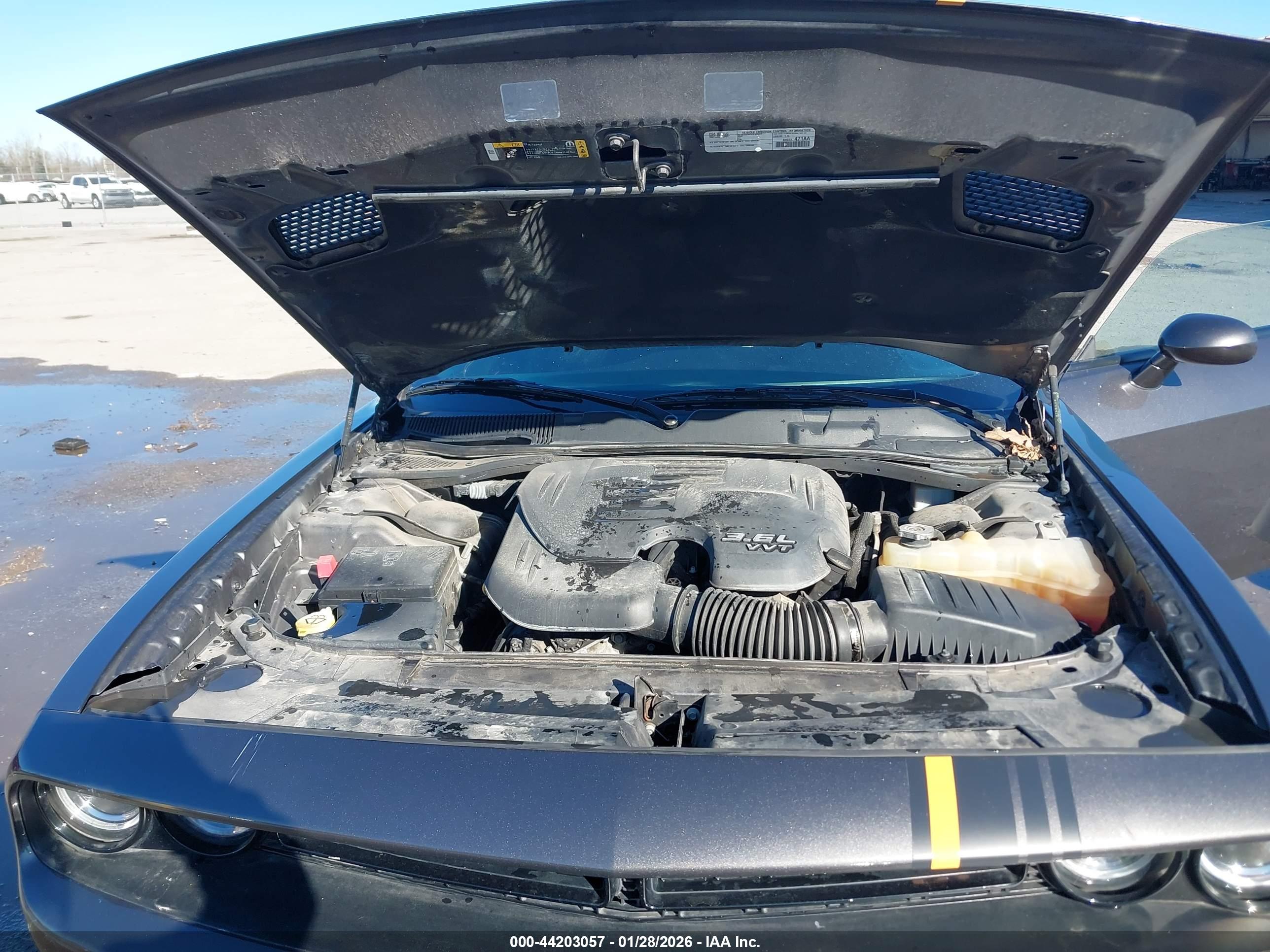 DODGE CHALLENGER image 10