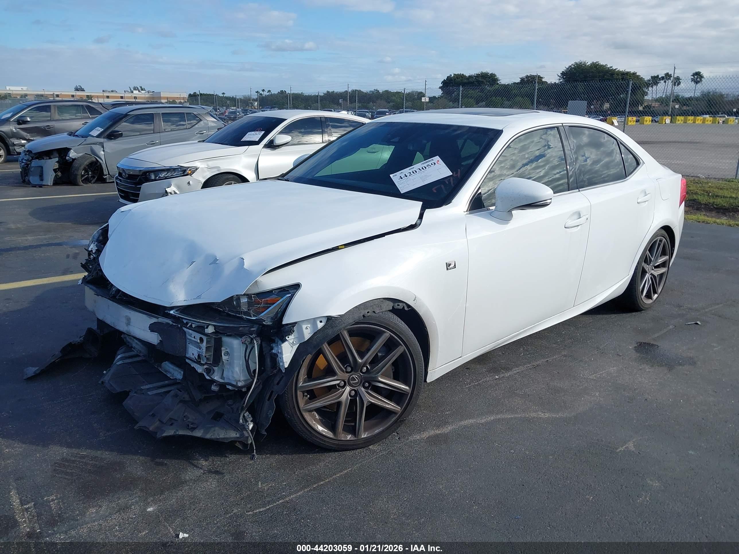 LEXUS IS image 2