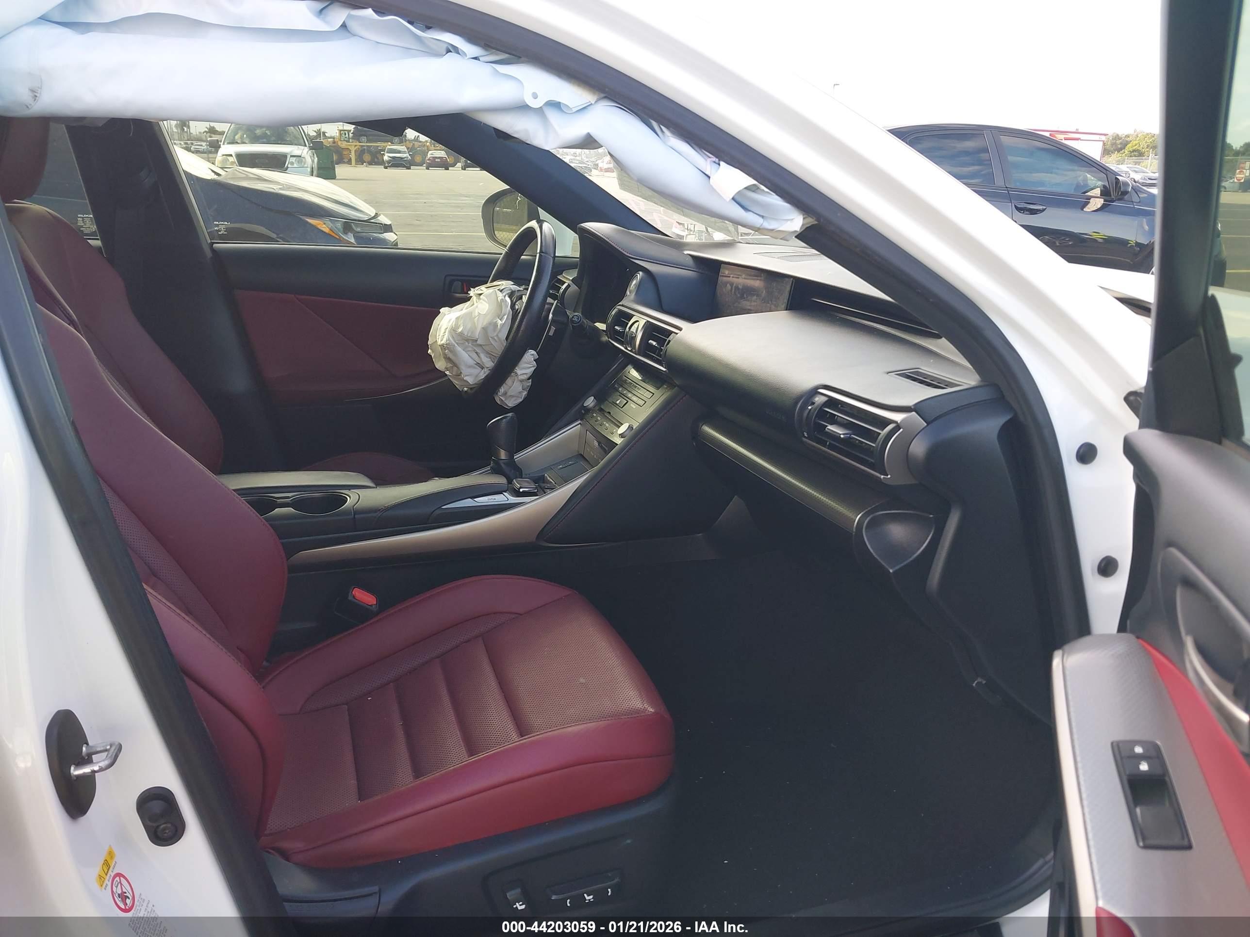 LEXUS IS image 5