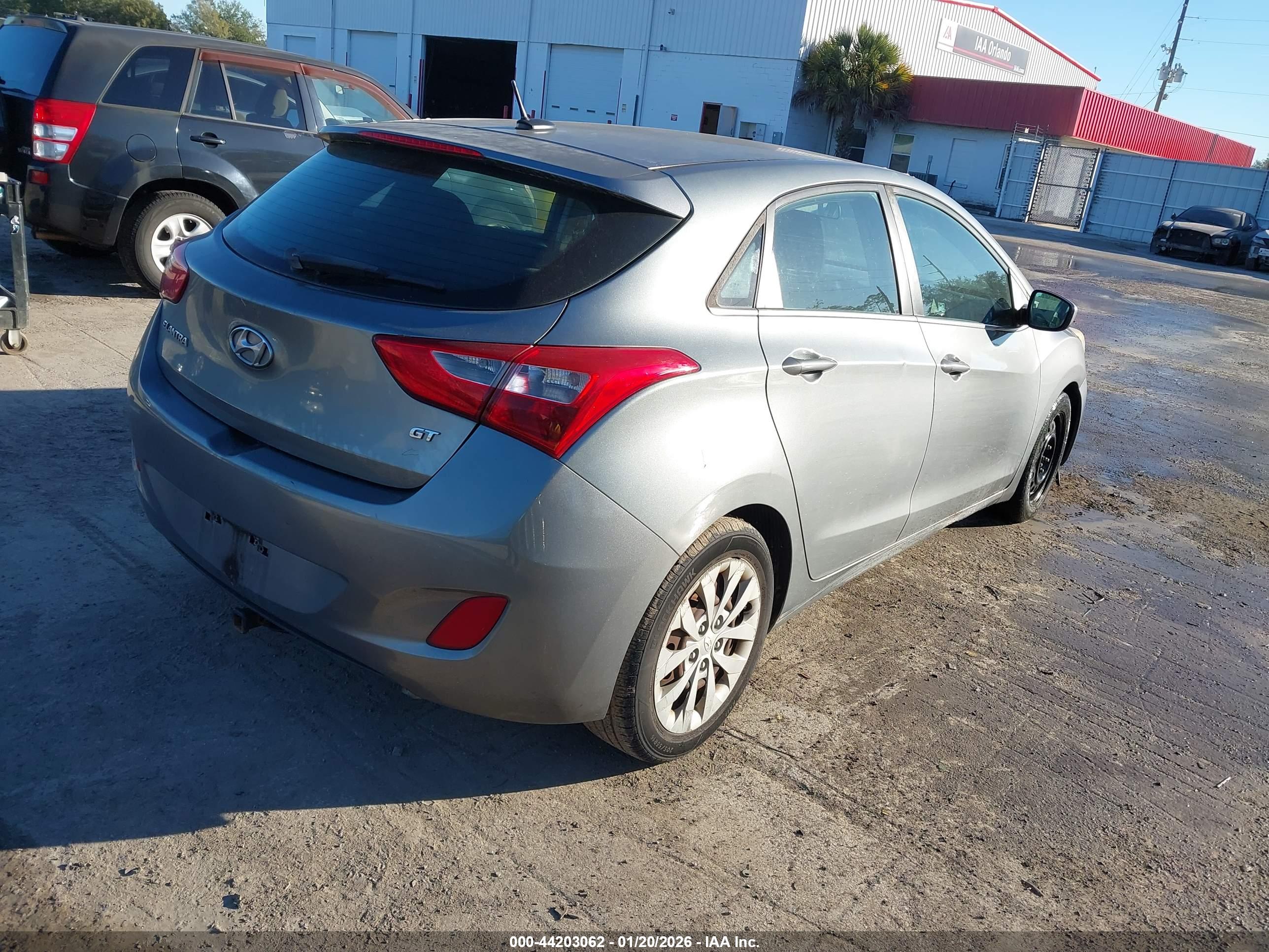 HYUNDAI ELANTRA image 4