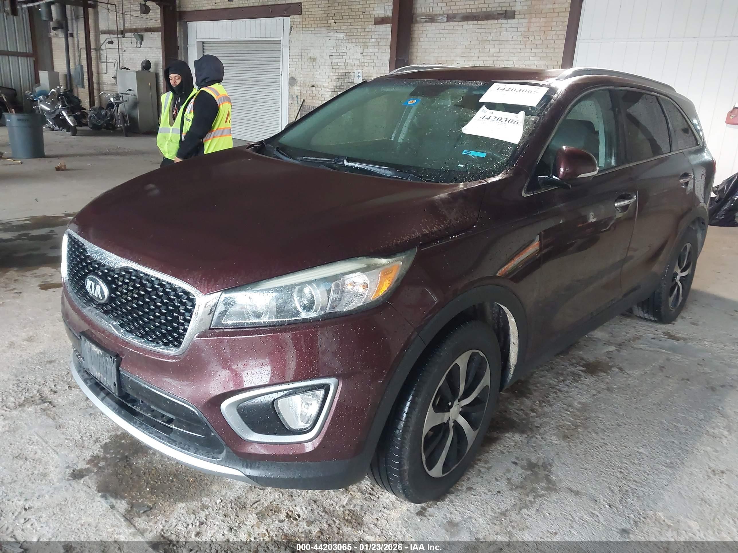 KIA SORENTO image 2