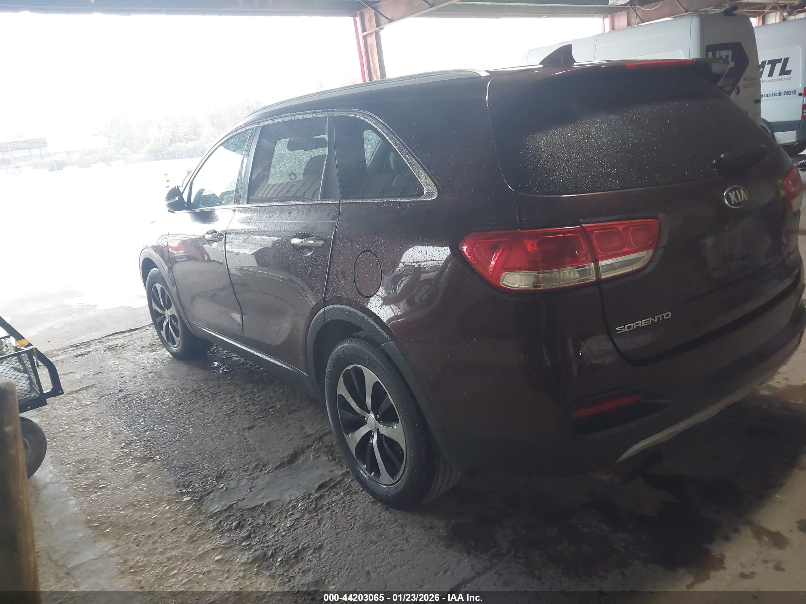 KIA SORENTO image 3